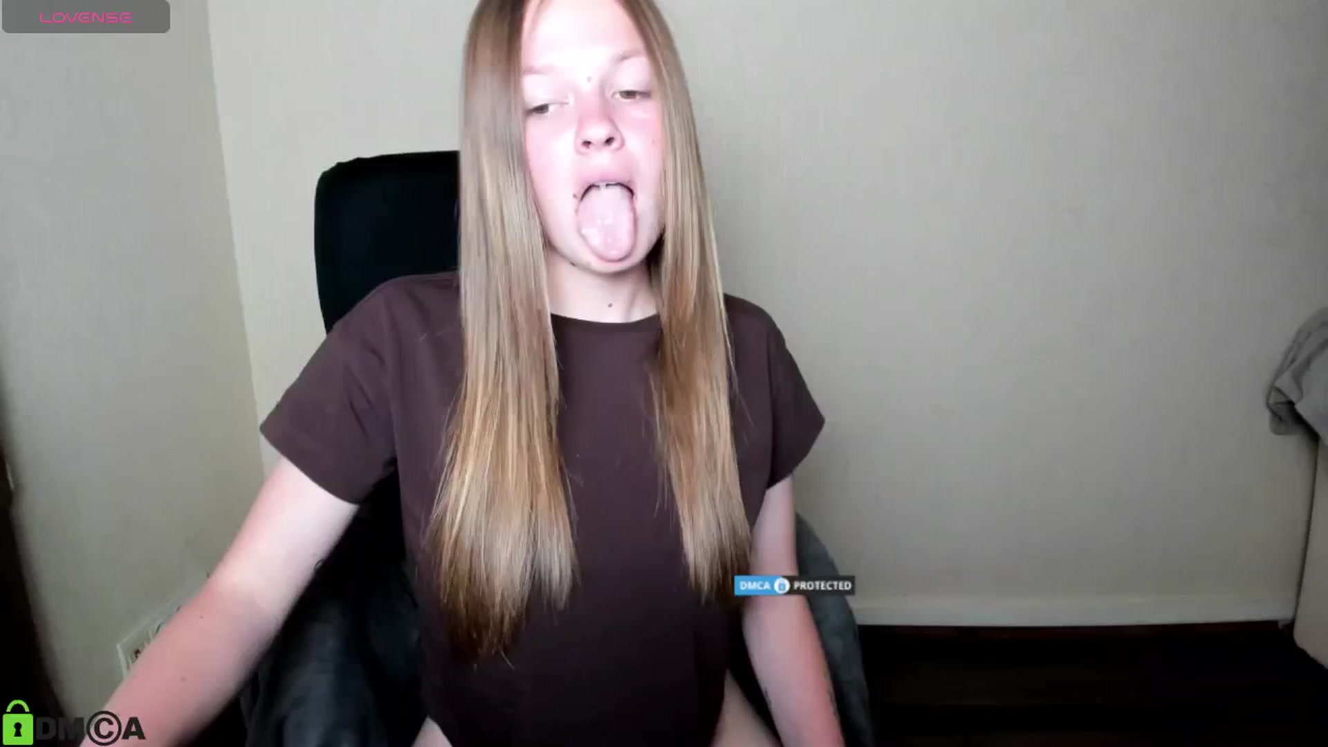 Gallery image thumbnail from CuteDina's myfreecams stream on, 07/04/2025, 10:19 image 12 of 20