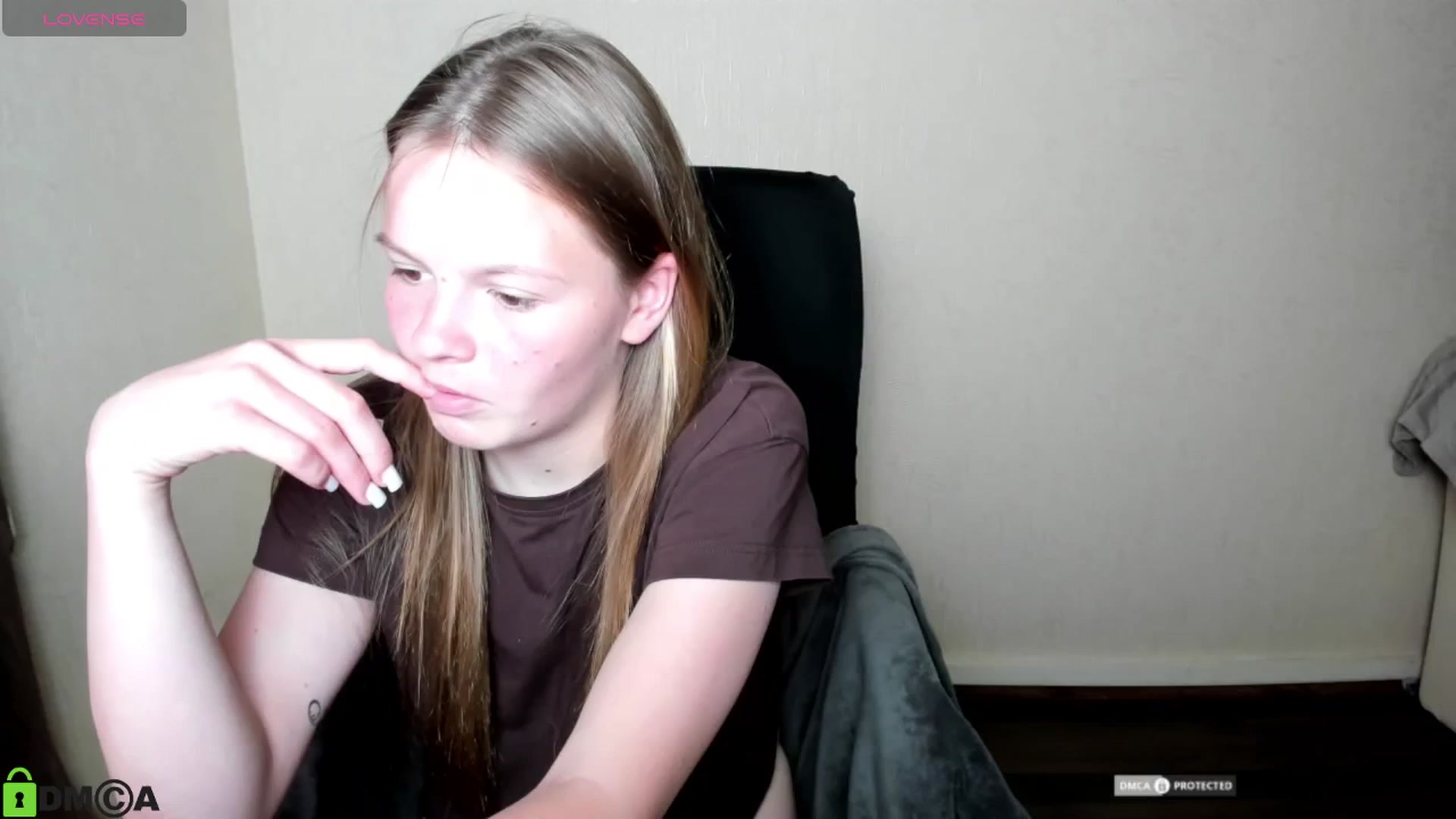 Gallery image thumbnail from CuteDina's myfreecams stream on, 07/04/2025, 10:39 image 4 of 20