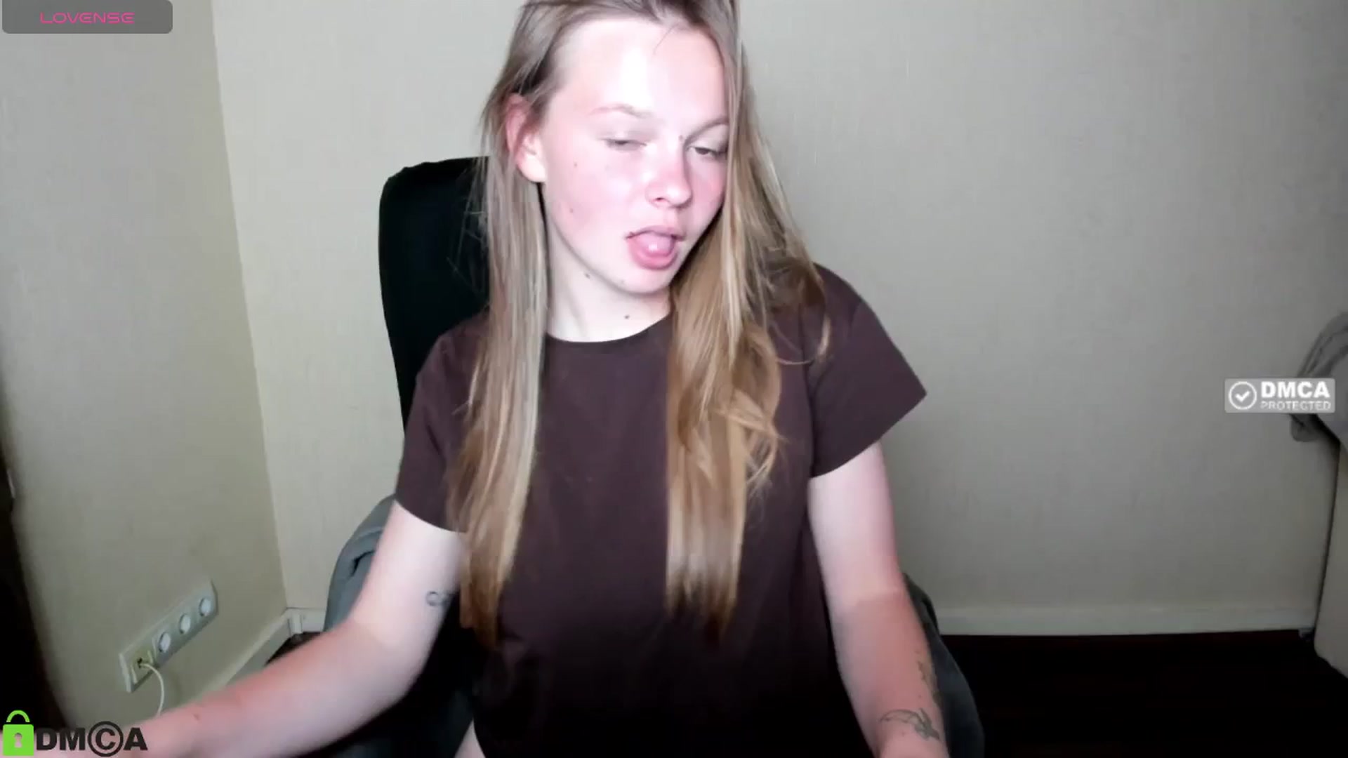 Gallery image thumbnail from CuteDina's myfreecams stream on, 07/04/2025, 10:39 image 10 of 20