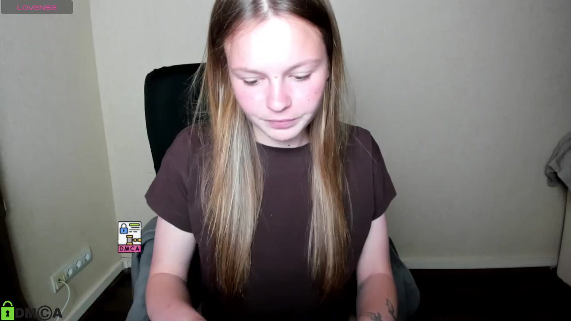 Gallery image thumbnail from CuteDina's myfreecams stream on, 07/04/2025, 10:39 image 7 of 20