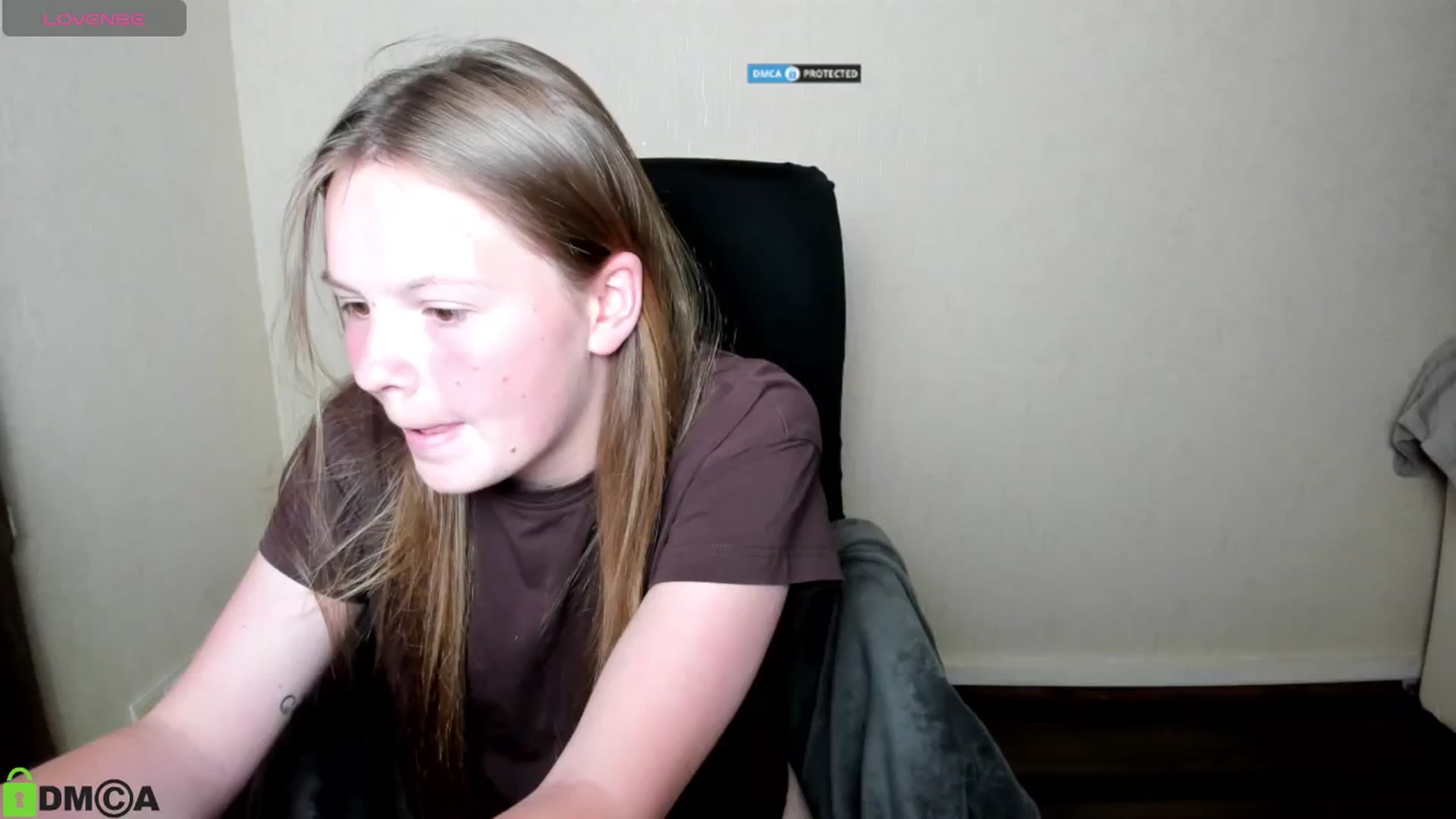 Gallery image thumbnail from CuteDina's myfreecams stream on, 07/04/2025, 10:39 image 3 of 20