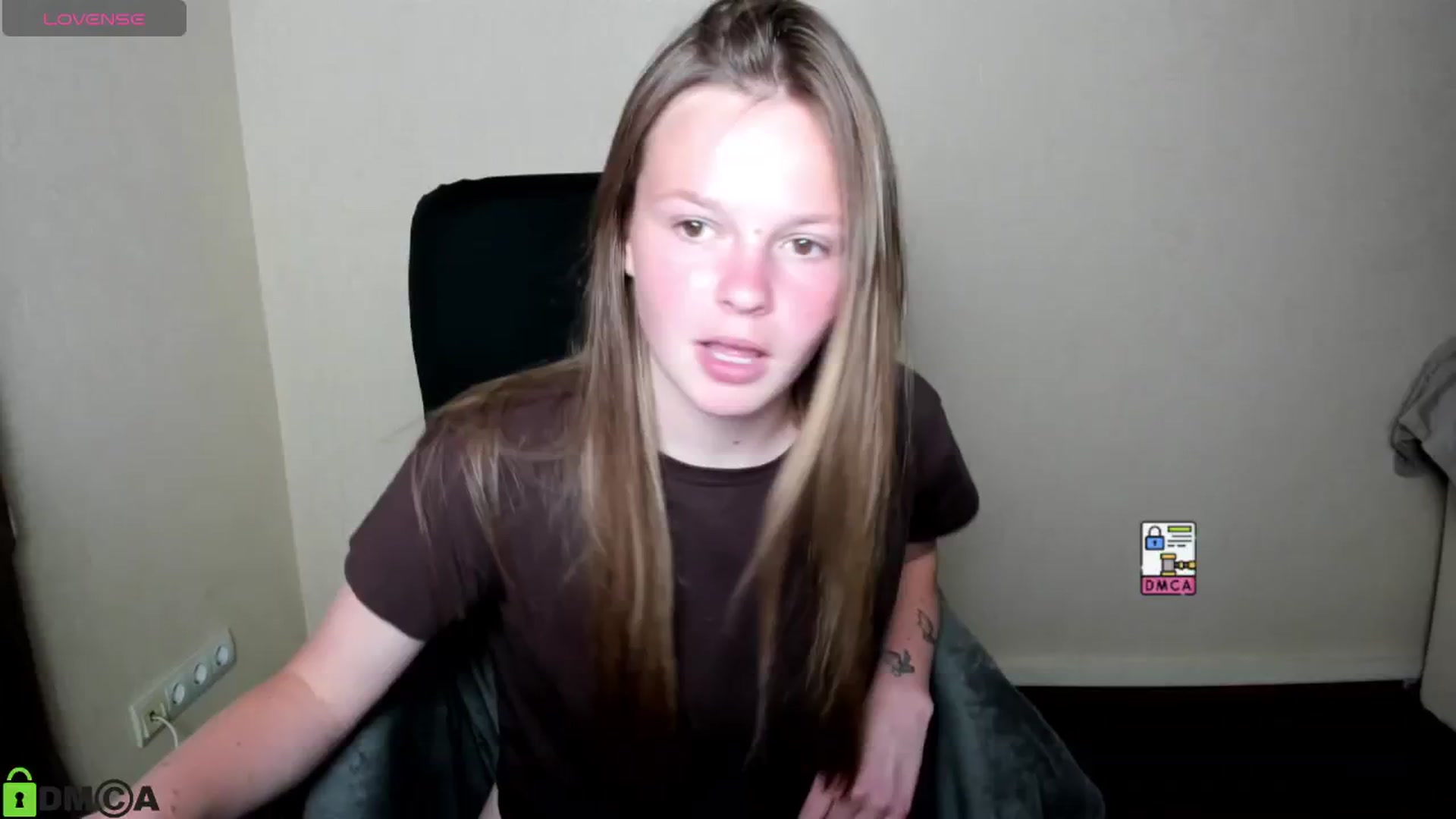 Gallery image thumbnail from CuteDina's myfreecams stream on, 07/04/2025, 10:39 image 1 of 20