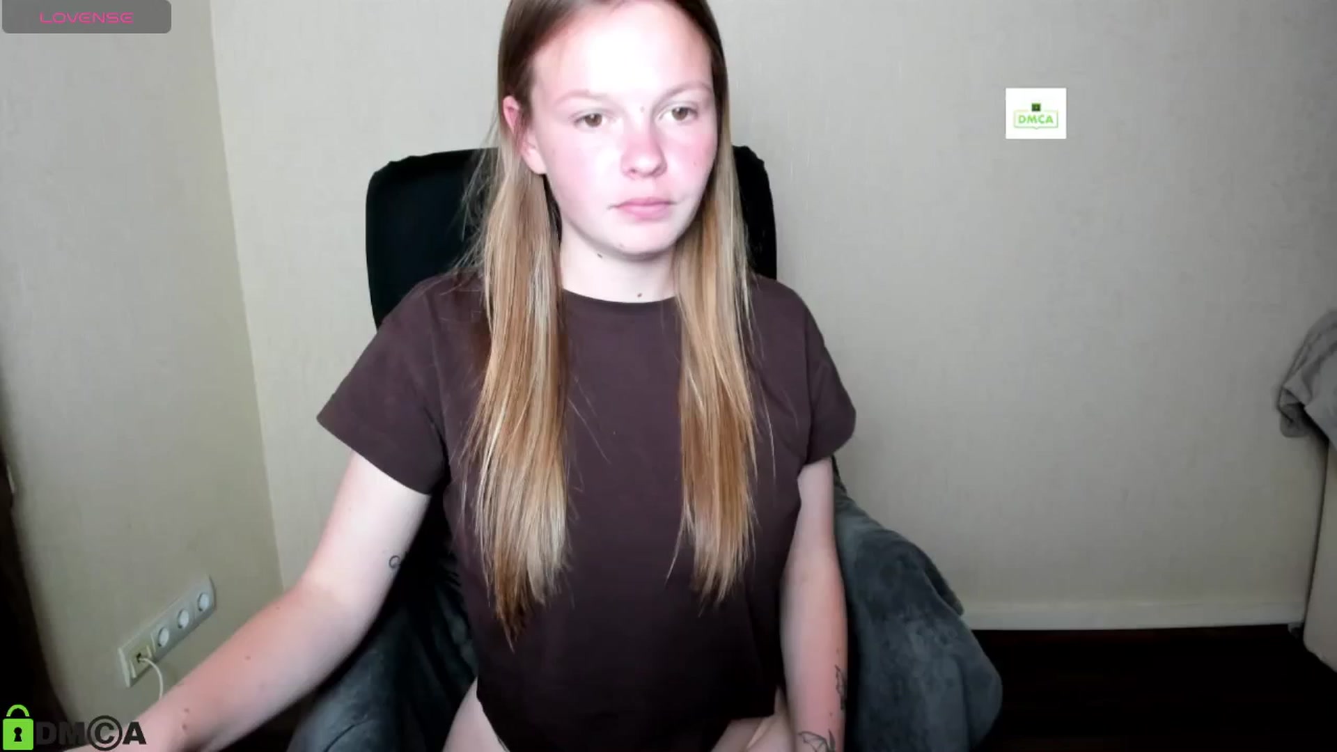 Gallery image thumbnail from CuteDina's myfreecams stream on, 07/04/2025, 10:39 image 6 of 20