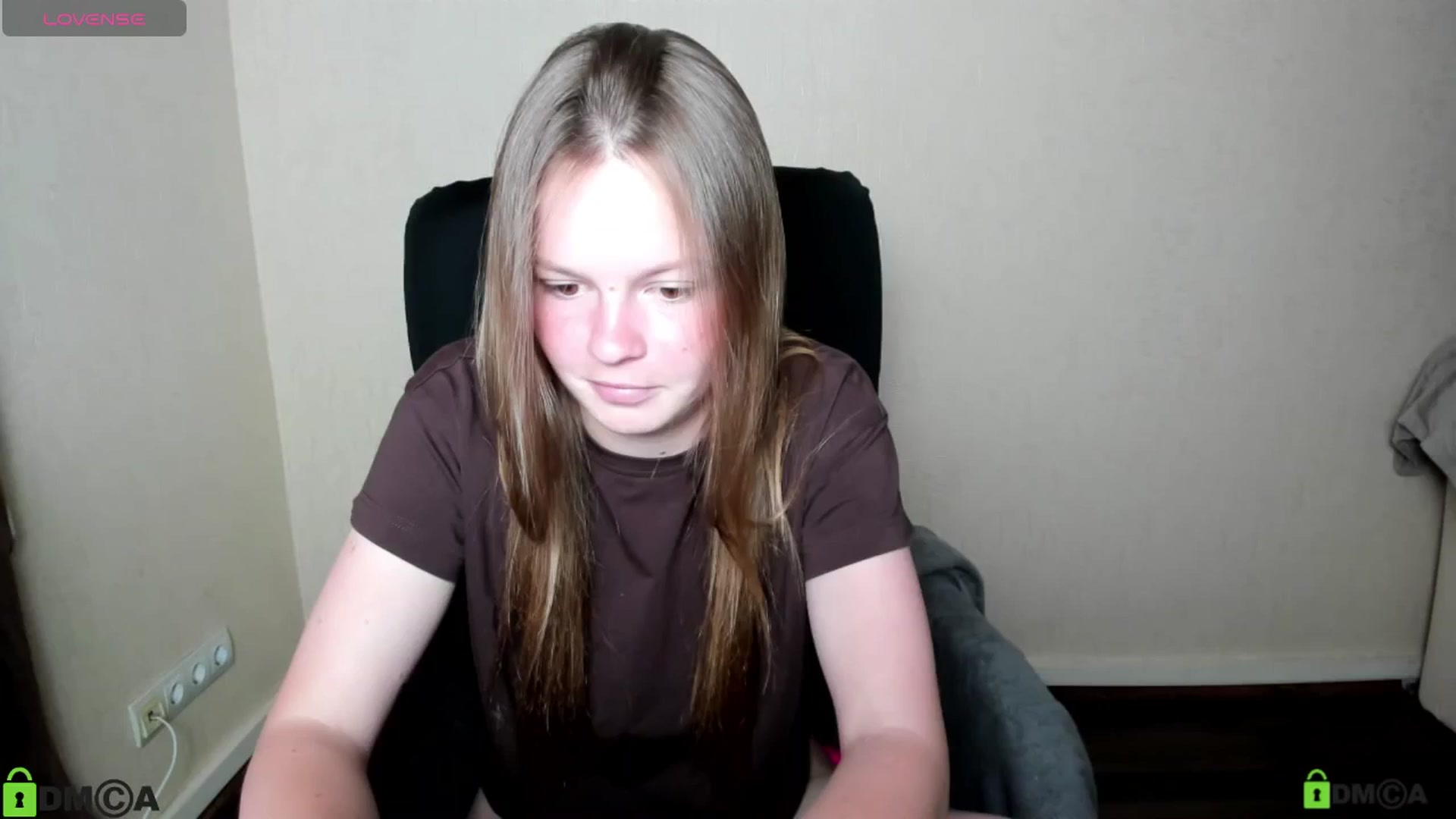 Gallery image thumbnail from CuteDina's myfreecams stream on, 07/04/2025, 11:21 image 16 of 20