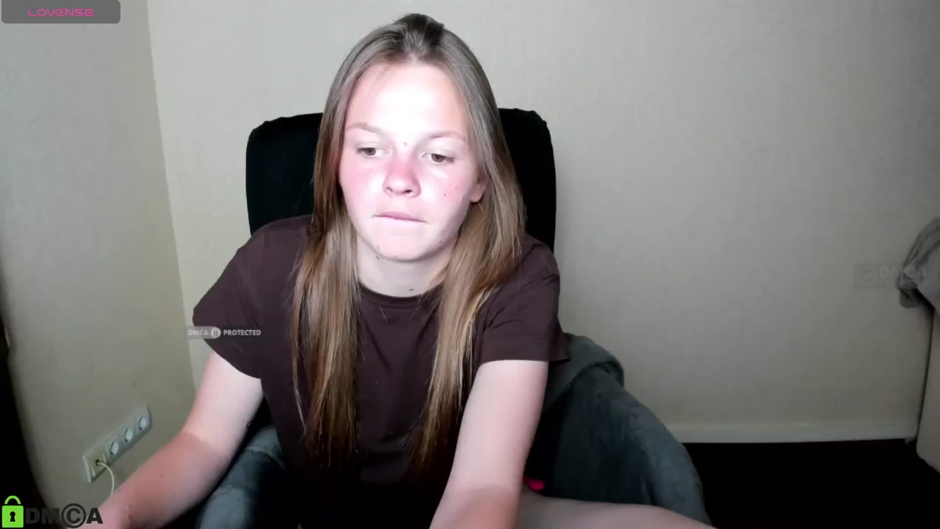 Gallery image thumbnail from CuteDina's myfreecams stream on, 07/04/2025, 11:21 image 15 of 20