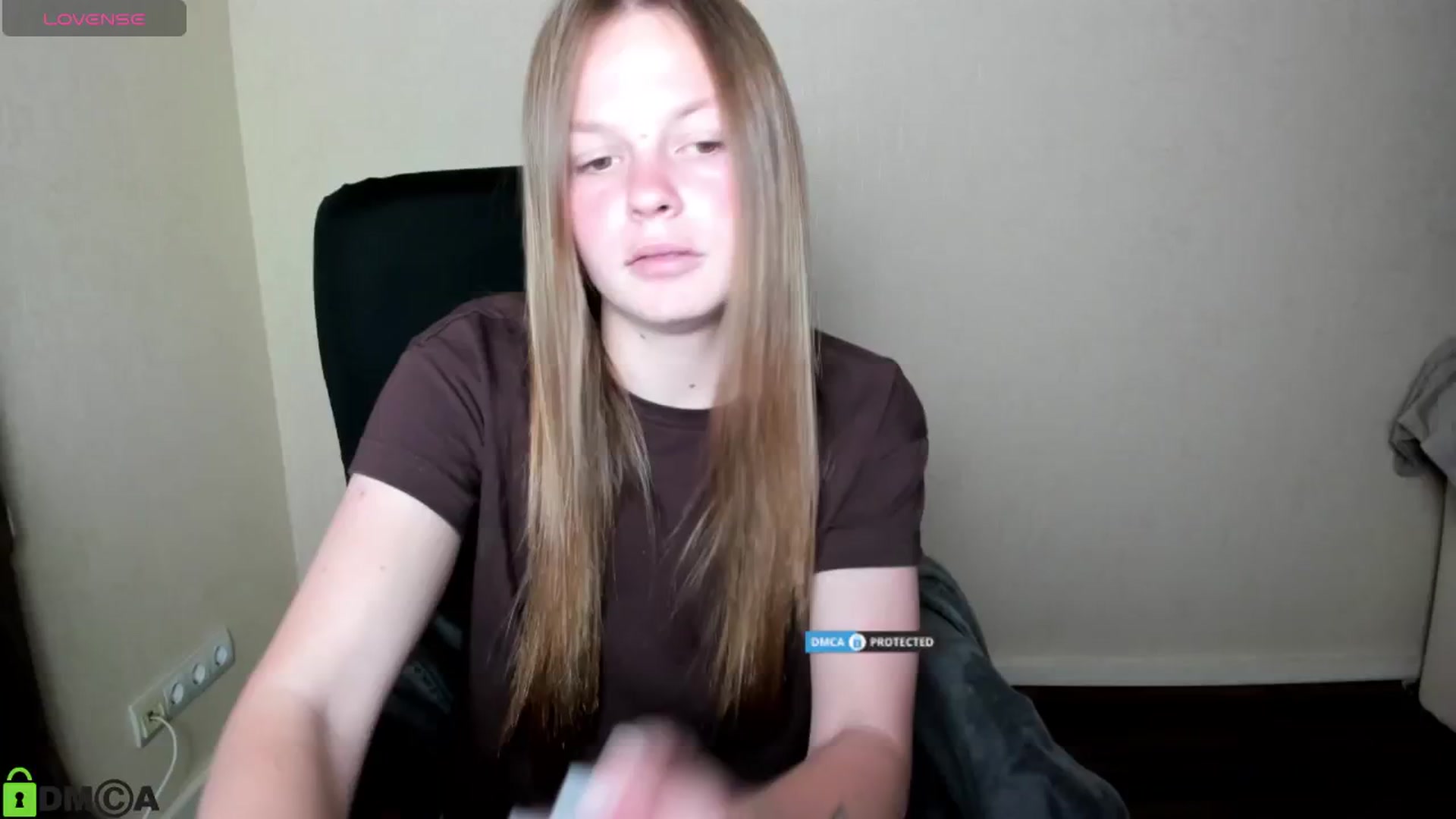 Gallery image thumbnail from CuteDina's myfreecams stream on, 07/04/2025, 11:21 image 6 of 20