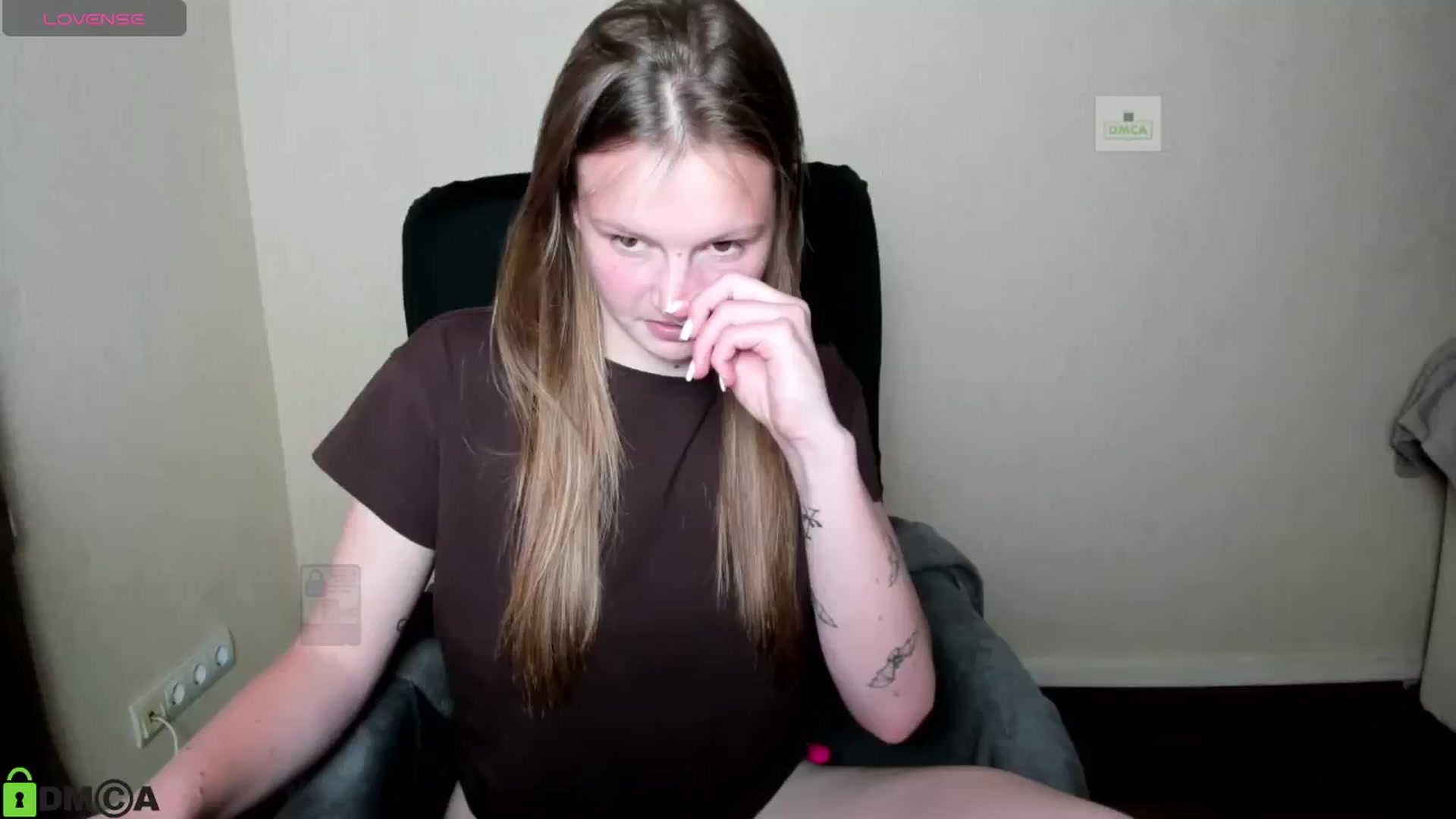 Gallery image thumbnail from CuteDina's myfreecams stream on, 07/04/2025, 11:21 image 11 of 20