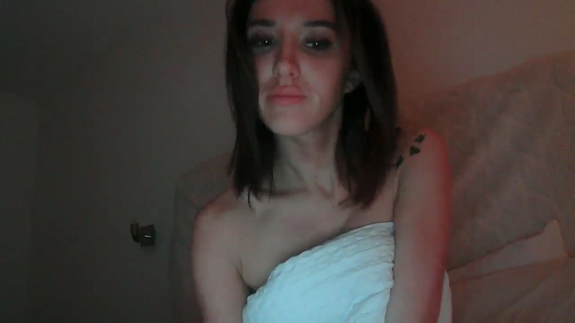 Gallery image thumbnail from CuteGirl21's myfreecams stream on, 10/13/2024, 22:12 image 12 of 20