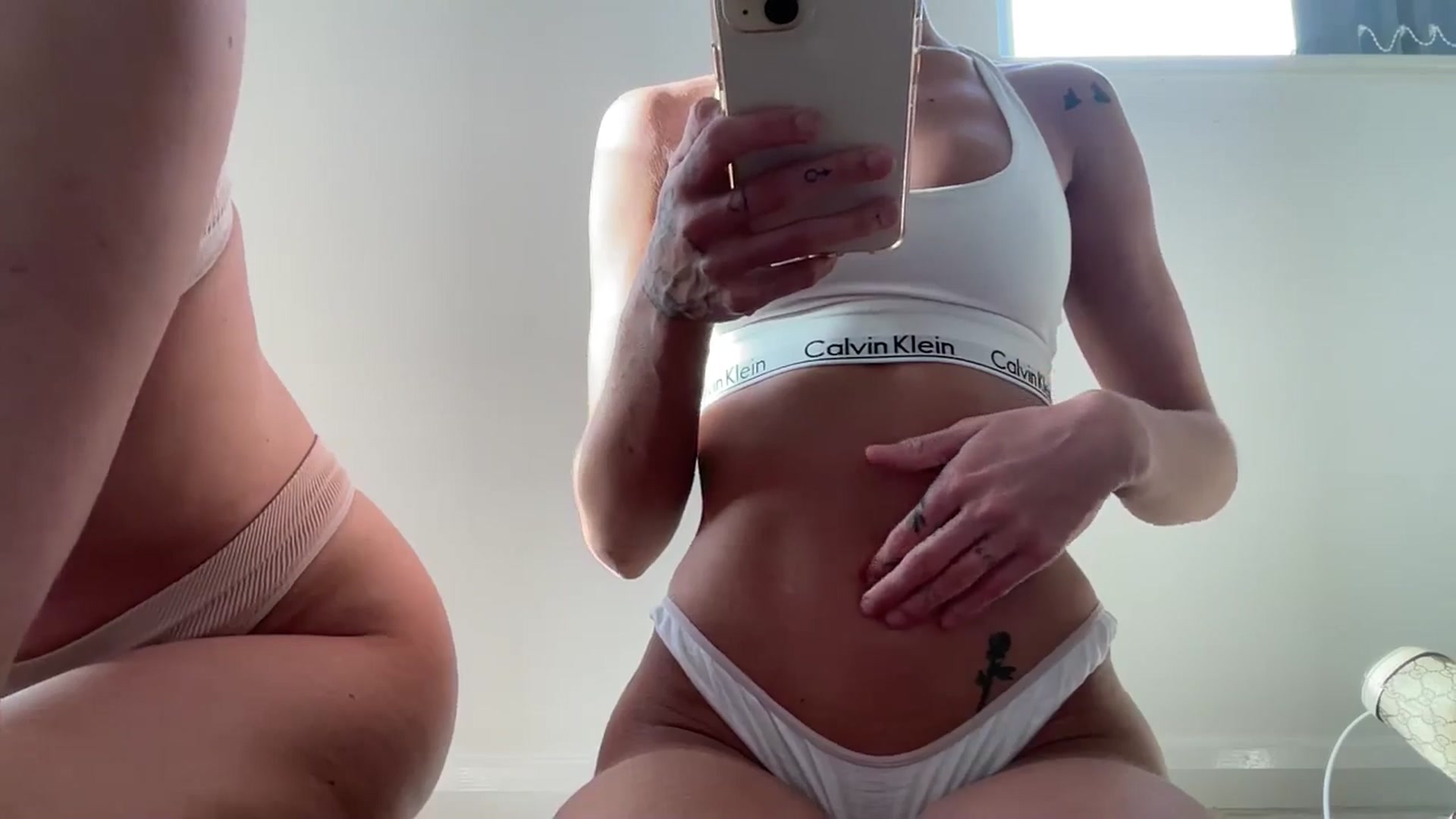 Gallery image thumbnail from CuteGirl21's myfreecams stream on, 10/21/2024, 14:57 image 12 of 20