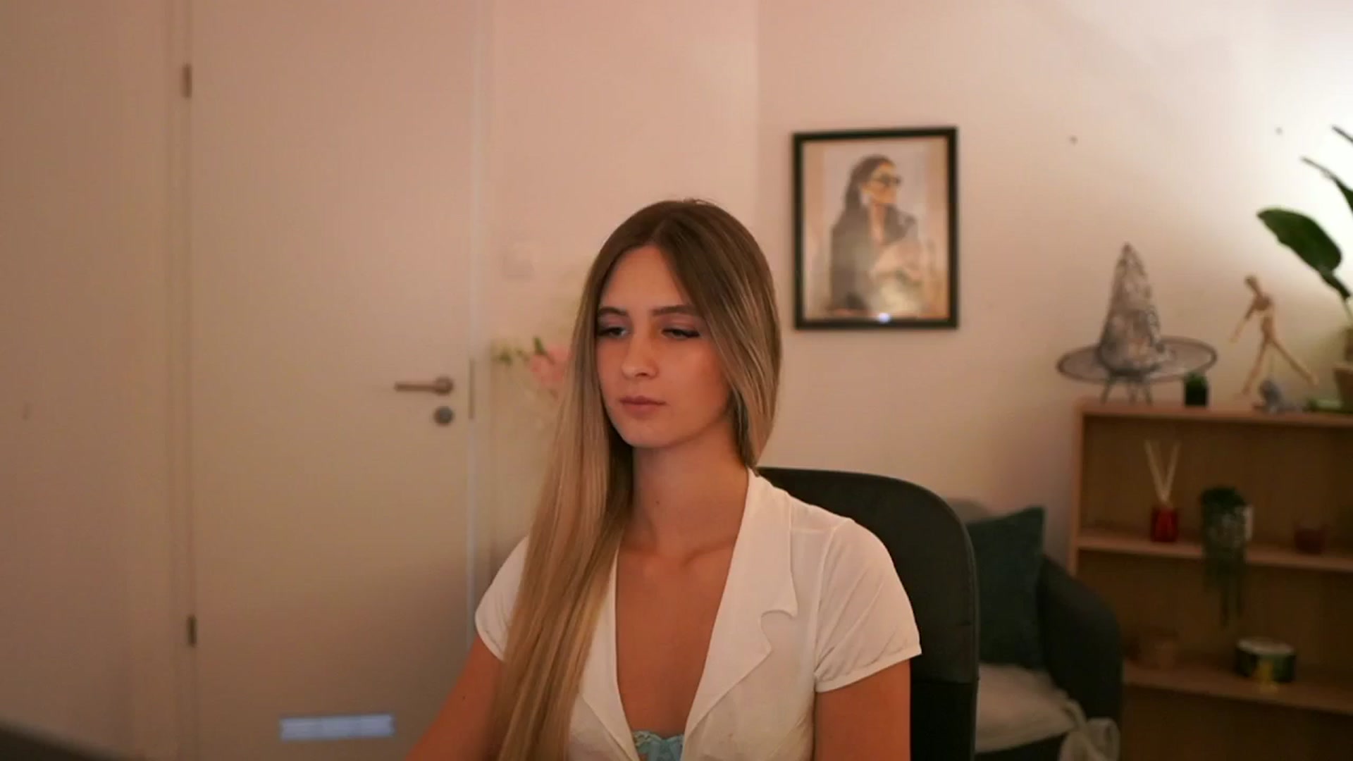 Gallery image thumbnail from CuteGirl_18's myfreecams stream on, 11/08/2024, 16:49 image 2 of 20