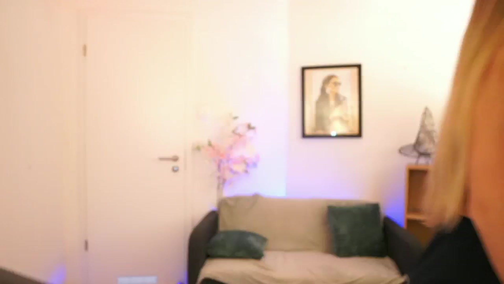 Gallery image thumbnail from CuteGirl_18's myfreecams stream on, 11/15/2024, 14:26 image 7 of 20