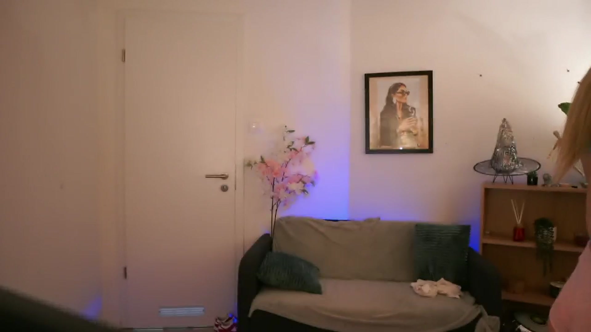 Gallery image thumbnail from CuteGirl_18's myfreecams stream on, 11/16/2024, 17:28 image 11 of 20