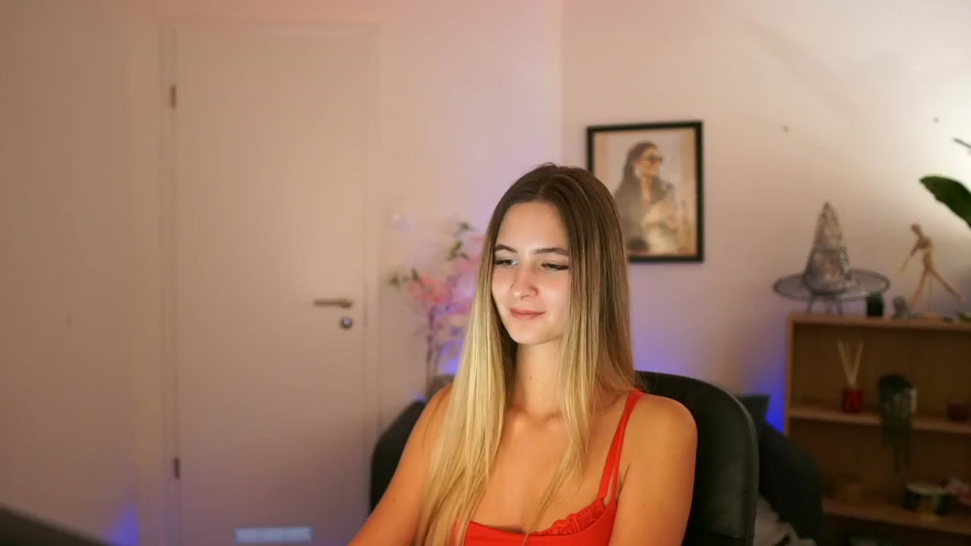 Gallery image thumbnail from CuteGirl_18's myfreecams stream on, 11/18/2024, 15:39 image 20 of 20