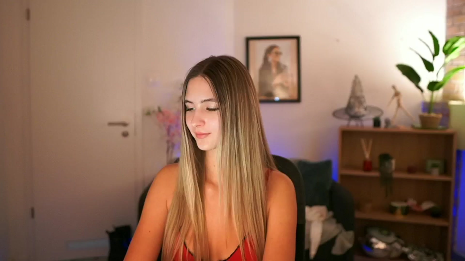 Gallery image thumbnail from CuteGirl_18's myfreecams stream on, 11/22/2024, 15:56 image 20 of 20