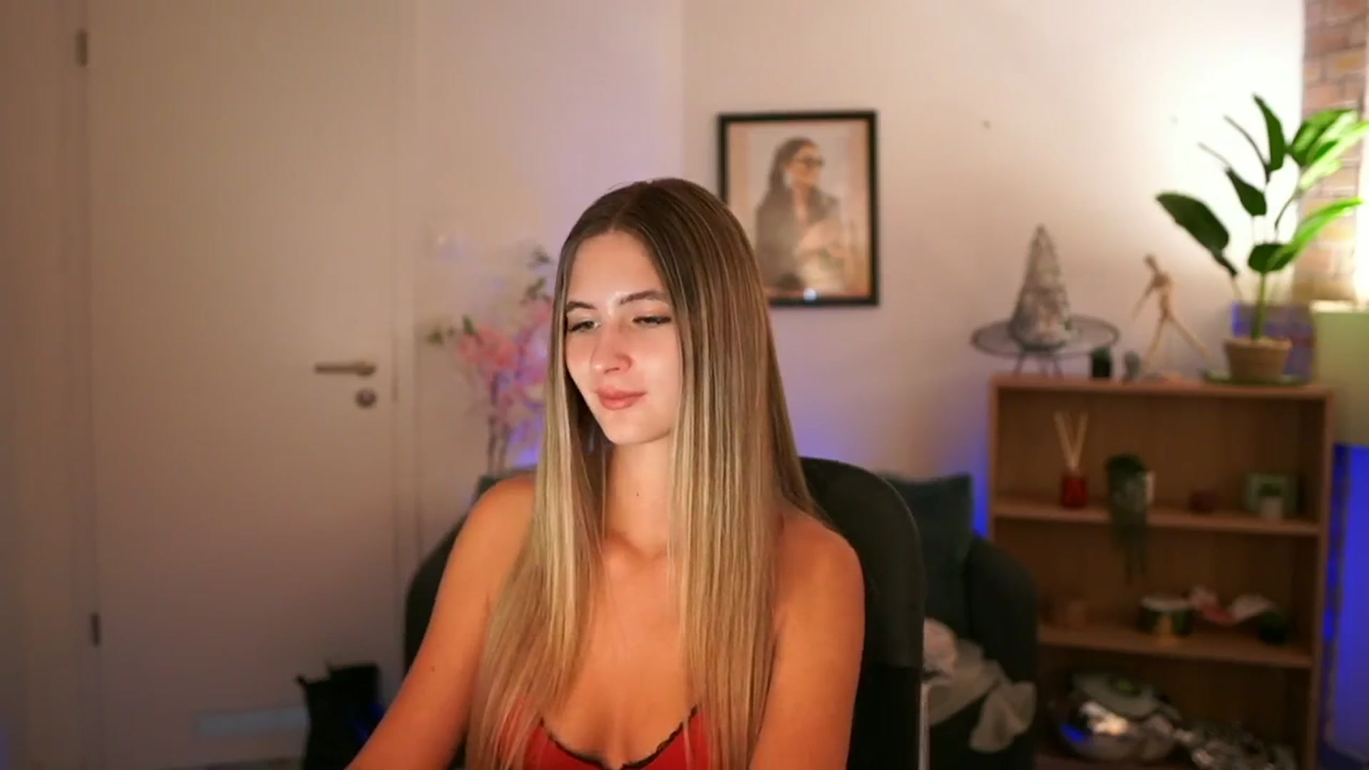 Gallery image thumbnail from CuteGirl_18's myfreecams stream on, 11/22/2024, 18:47 image 20 of 20
