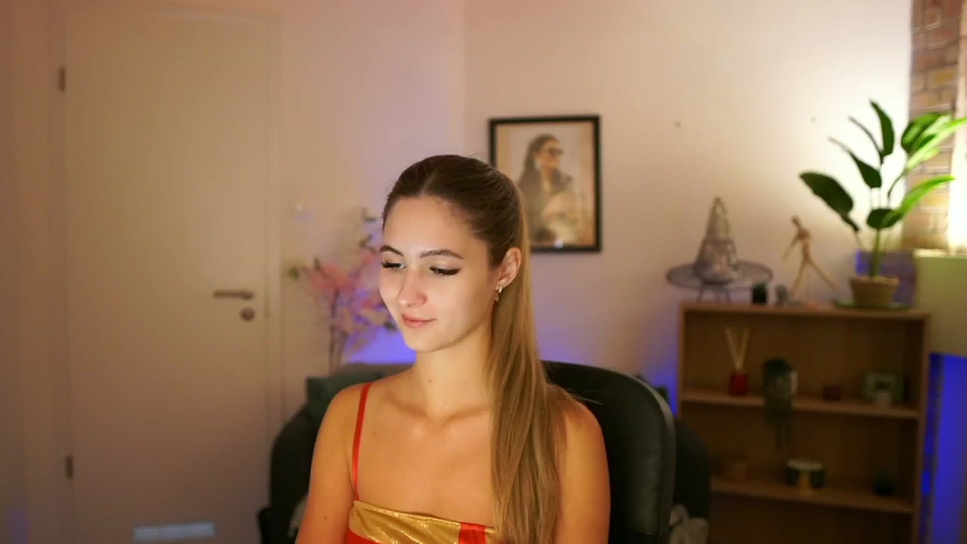 Gallery image thumbnail from CuteGirl_18's myfreecams stream on, 12/02/2024, 15:11 image 2 of 20