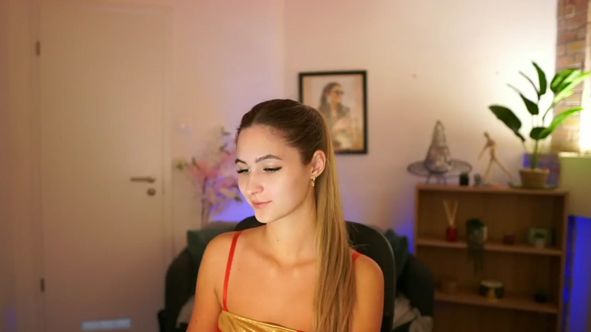 Gallery image thumbnail from CuteGirl_18's myfreecams stream on, 12/02/2024, 15:11 image 6 of 20