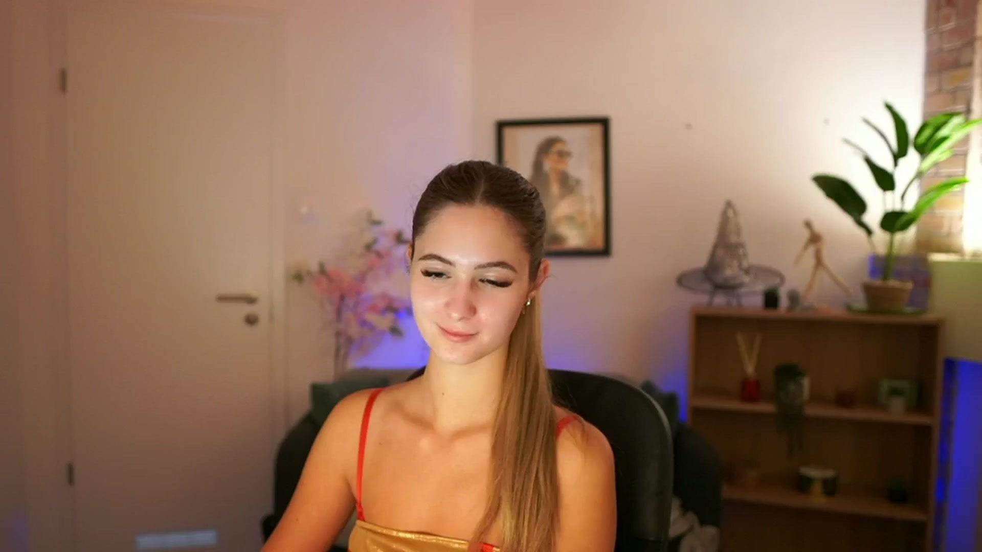 Gallery image thumbnail from CuteGirl_18's myfreecams stream on, 12/02/2024, 15:11 image 18 of 20