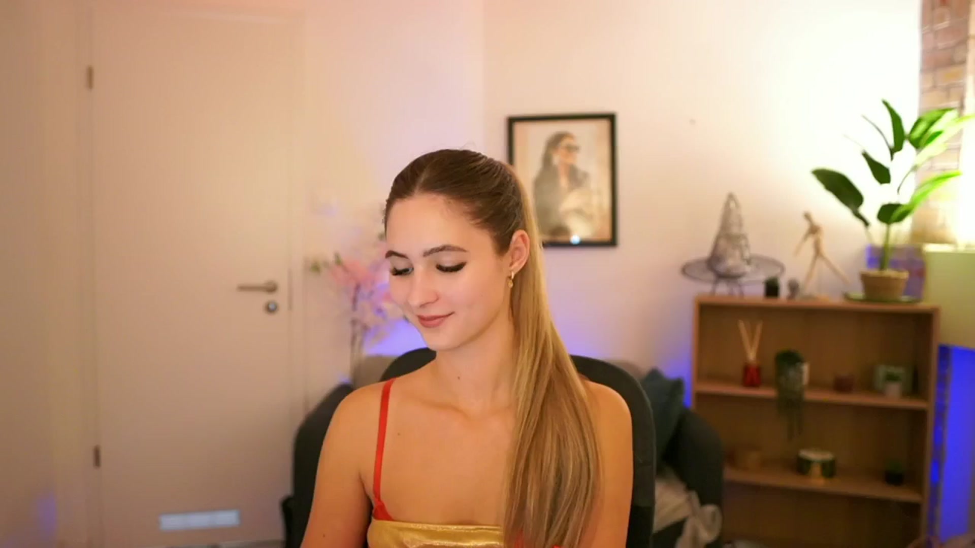 Gallery image thumbnail from CuteGirl_18's myfreecams stream on, 12/02/2024, 15:43 image 18 of 20