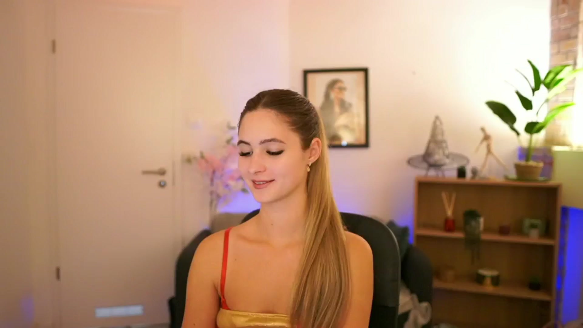 Gallery image thumbnail from CuteGirl_18's myfreecams stream on, 12/02/2024, 15:43 image 20 of 20