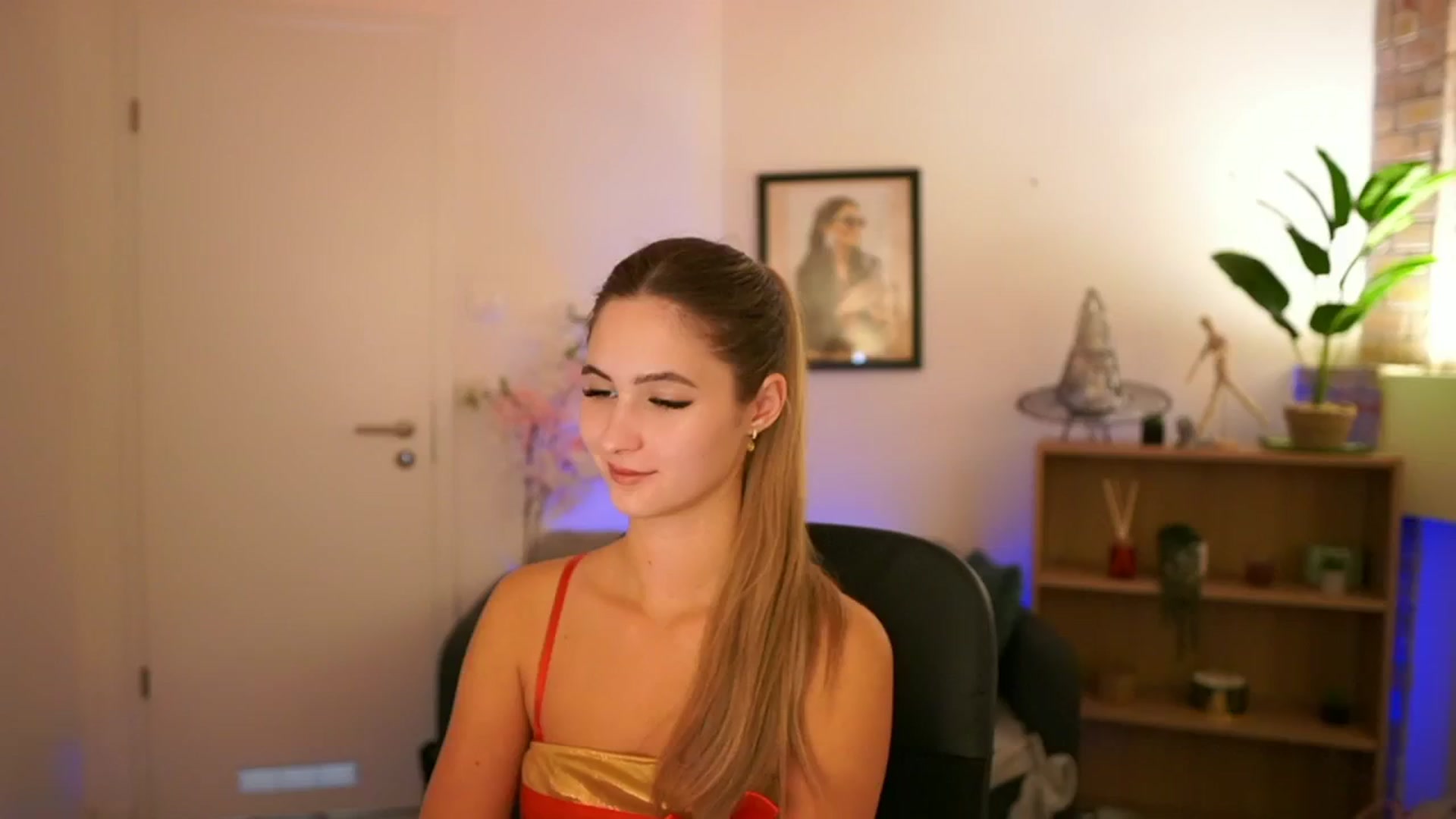 Gallery image thumbnail from CuteGirl_18's myfreecams stream on, 12/02/2024, 15:43 image 5 of 20