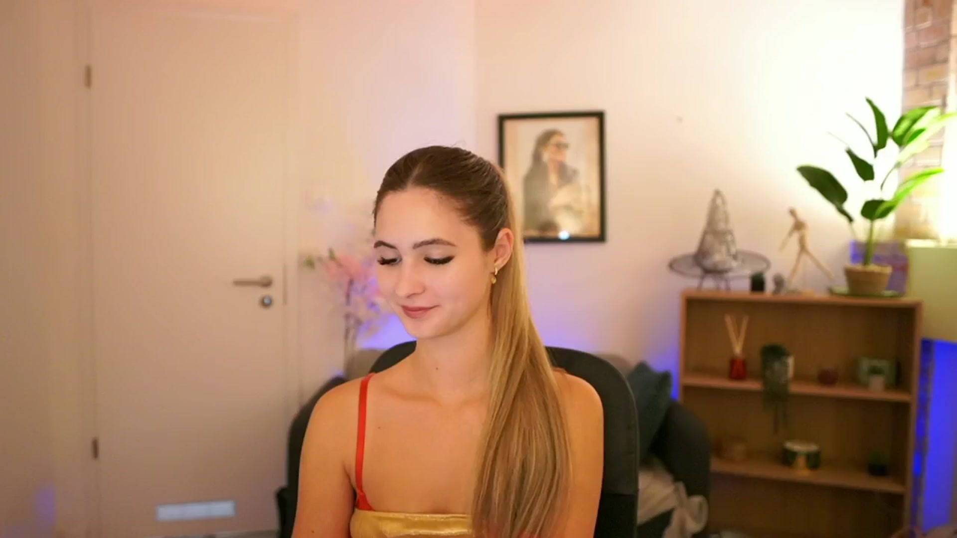 Gallery image thumbnail from CuteGirl_18's myfreecams stream on, 12/02/2024, 15:43 image 19 of 20