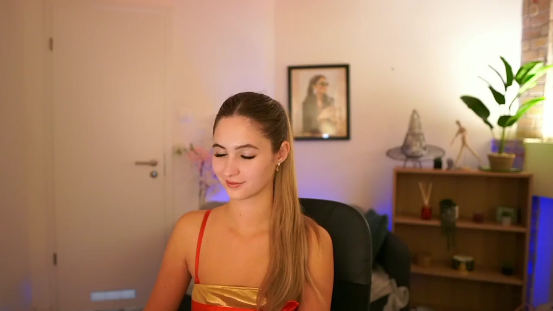 Gallery image thumbnail from CuteGirl_18's myfreecams stream on, 12/02/2024, 15:43 image 8 of 20