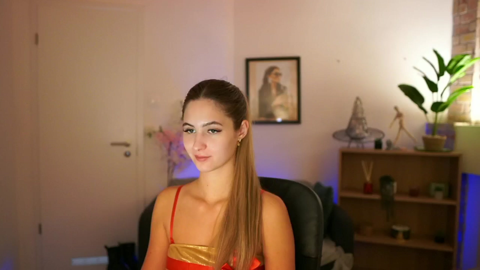 Gallery image thumbnail from CuteGirl_18's myfreecams stream on, 12/02/2024, 16:40 image 4 of 20