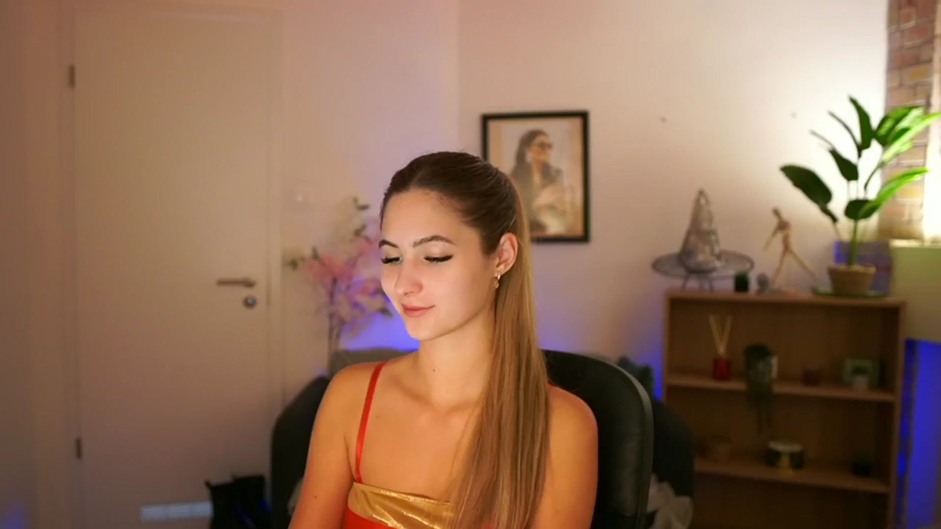 Gallery image thumbnail from CuteGirl_18's myfreecams stream on, 12/02/2024, 16:40 image 5 of 20