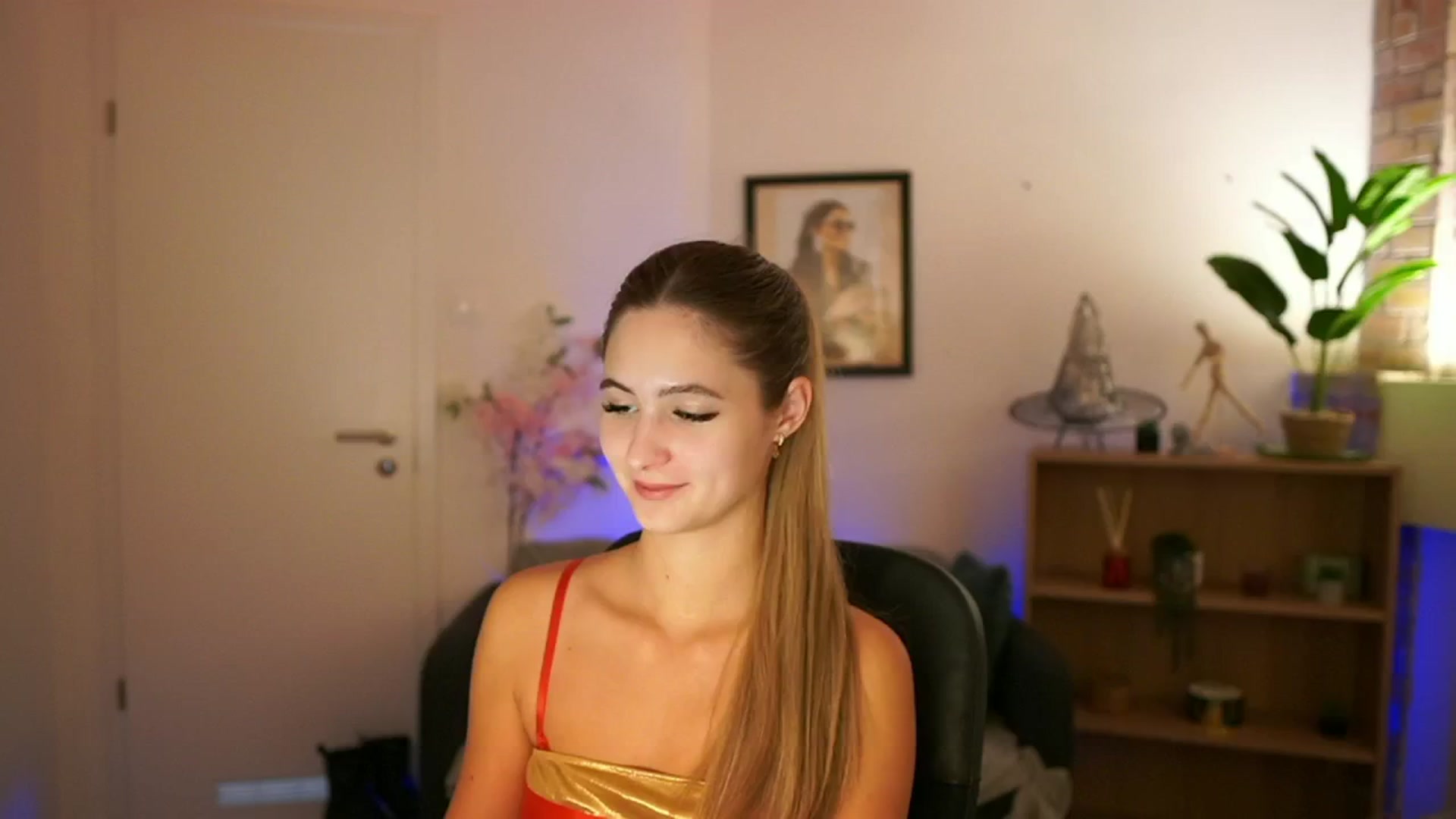 Gallery image thumbnail from CuteGirl_18's myfreecams stream on, 12/02/2024, 16:40 image 8 of 20