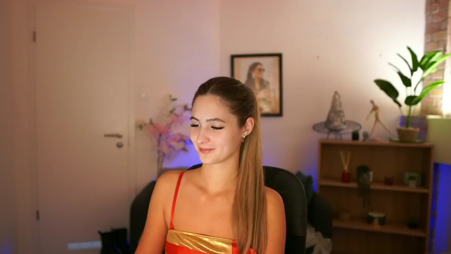 Gallery image thumbnail from CuteGirl_18's myfreecams stream on, 12/02/2024, 16:40 image 18 of 20