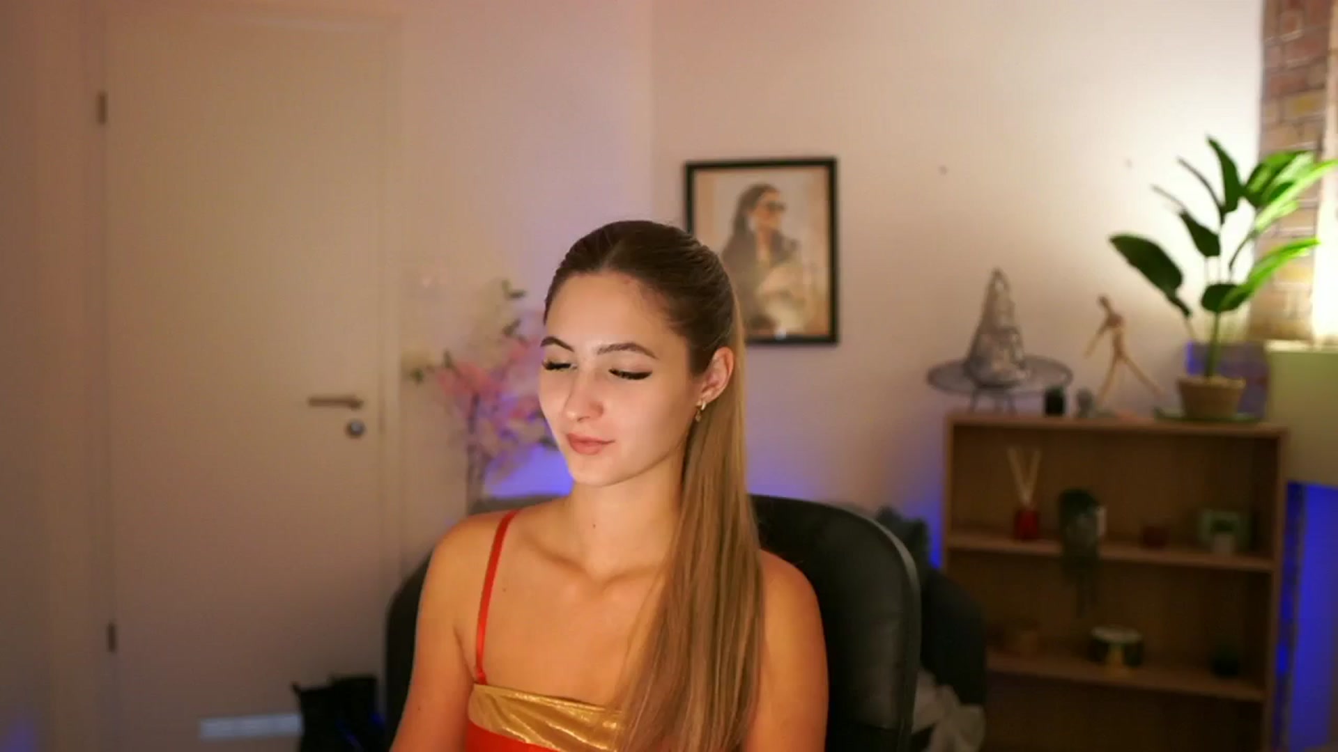 Gallery image thumbnail from CuteGirl_18's myfreecams stream on, 12/02/2024, 16:40 image 6 of 20