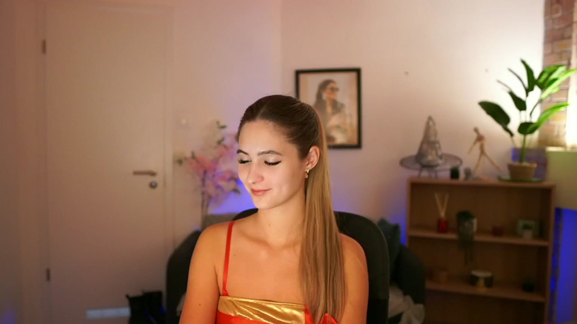 Gallery image thumbnail from CuteGirl_18's myfreecams stream on, 12/02/2024, 16:40 image 14 of 20