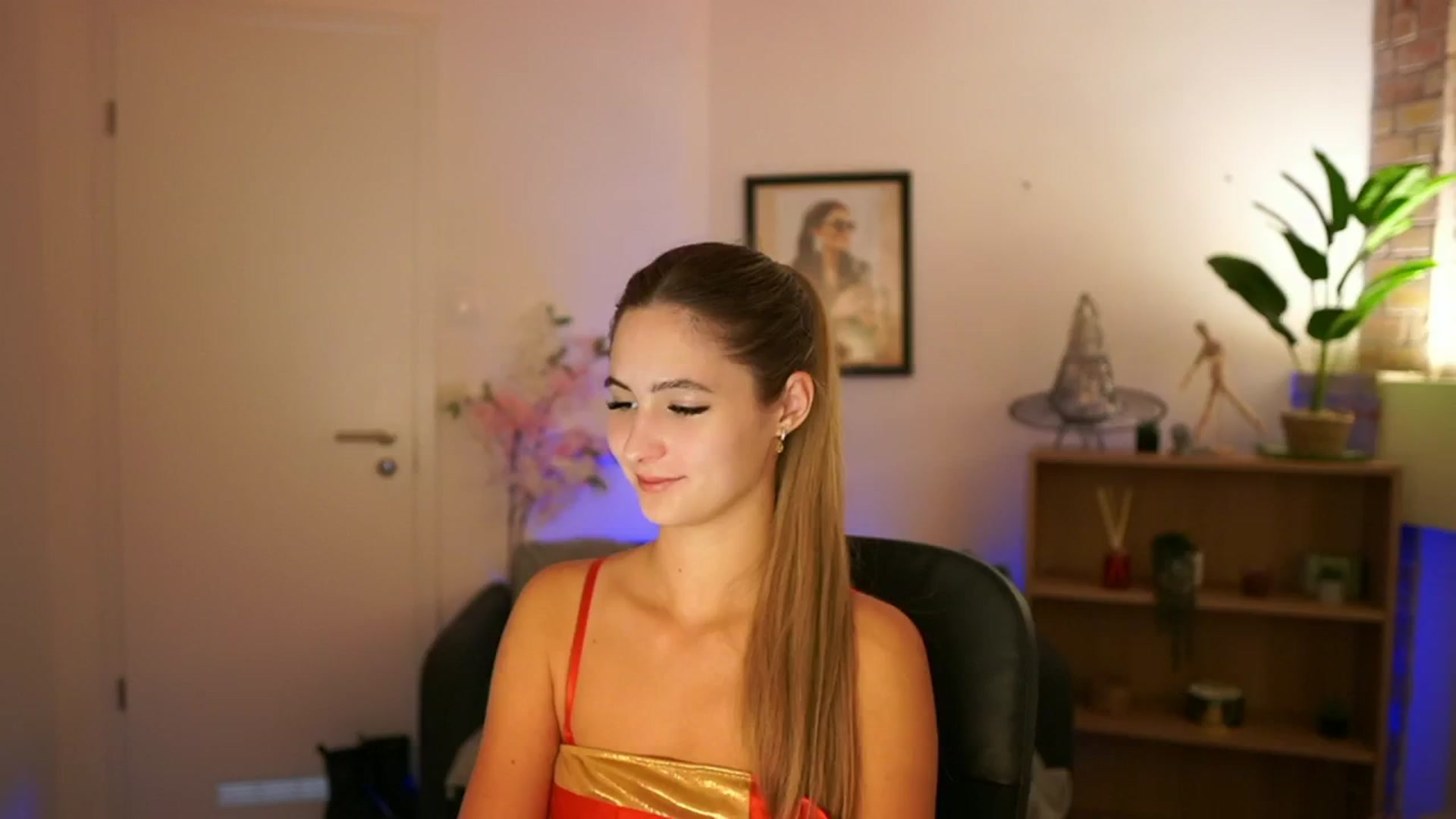 Gallery image thumbnail from CuteGirl_18's myfreecams stream on, 12/02/2024, 16:40 image 17 of 20