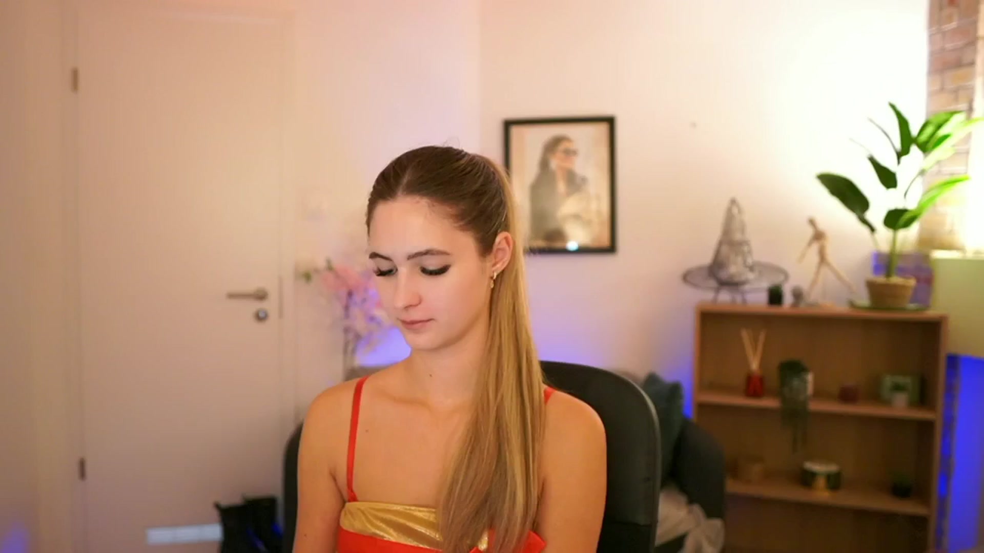 Gallery image thumbnail from CuteGirl_18's myfreecams stream on, 12/02/2024, 16:40 image 1 of 20