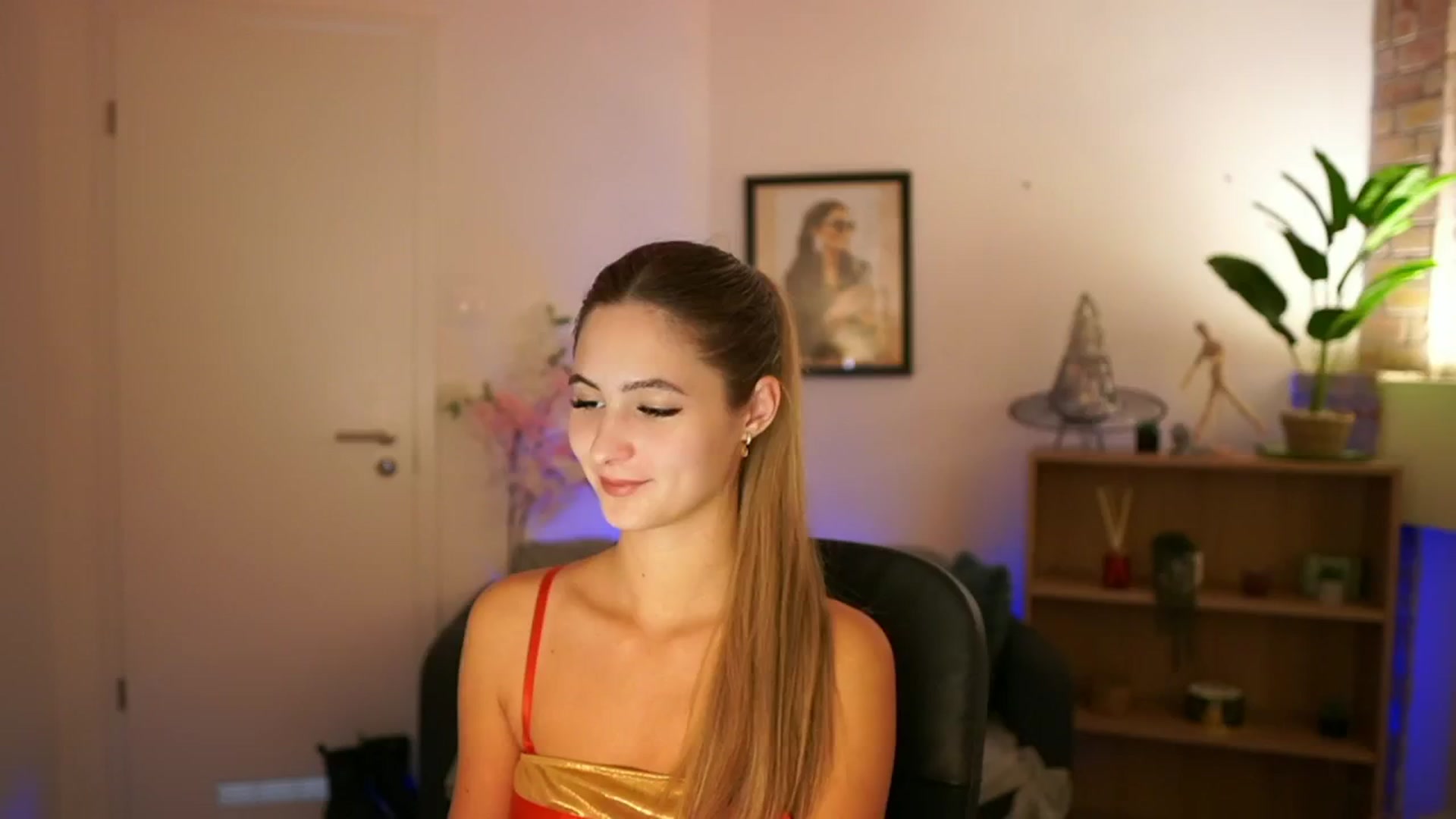 Gallery image thumbnail from CuteGirl_18's myfreecams stream on, 12/02/2024, 16:40 image 9 of 20