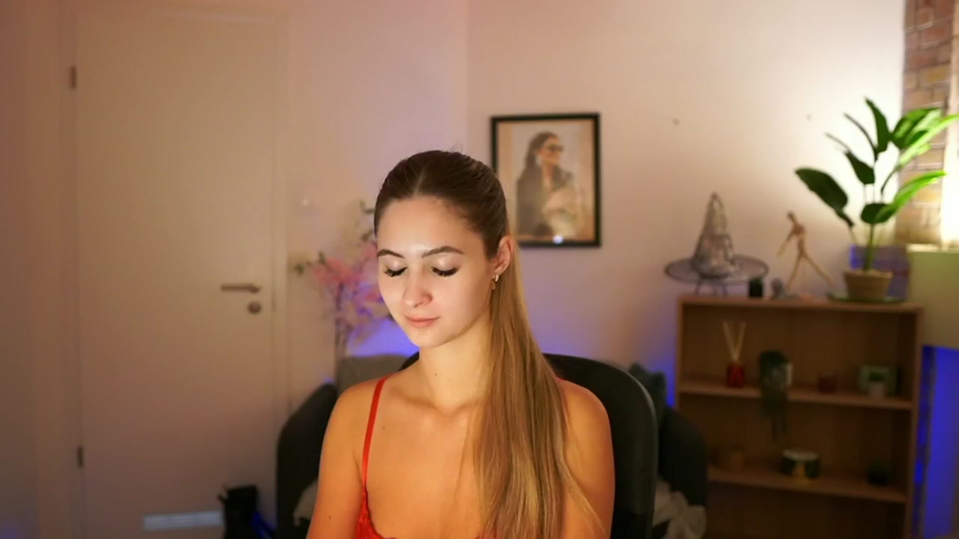 Gallery image thumbnail from CuteGirl_18's myfreecams stream on, 12/02/2024, 18:17 image 5 of 20