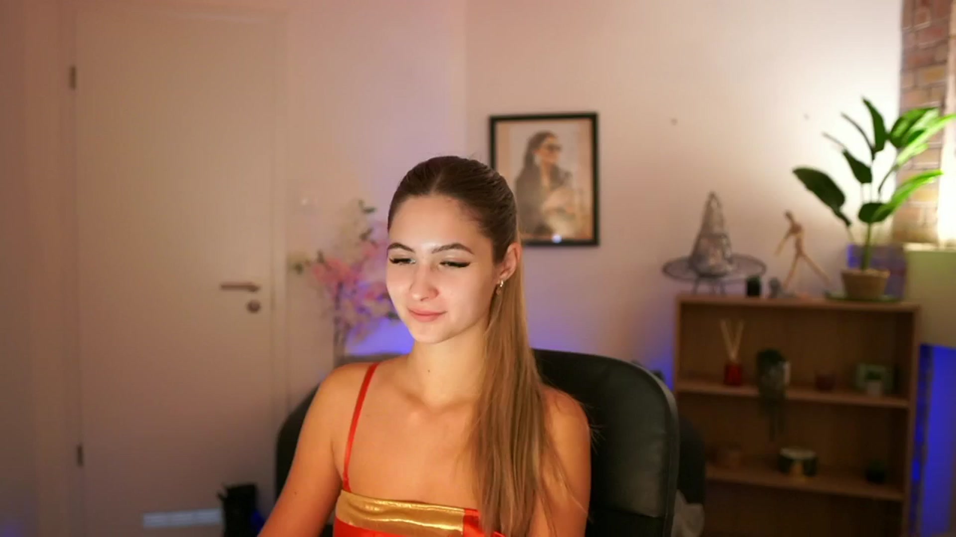 Gallery image thumbnail from CuteGirl_18's myfreecams stream on, 12/02/2024, 18:17 image 3 of 20