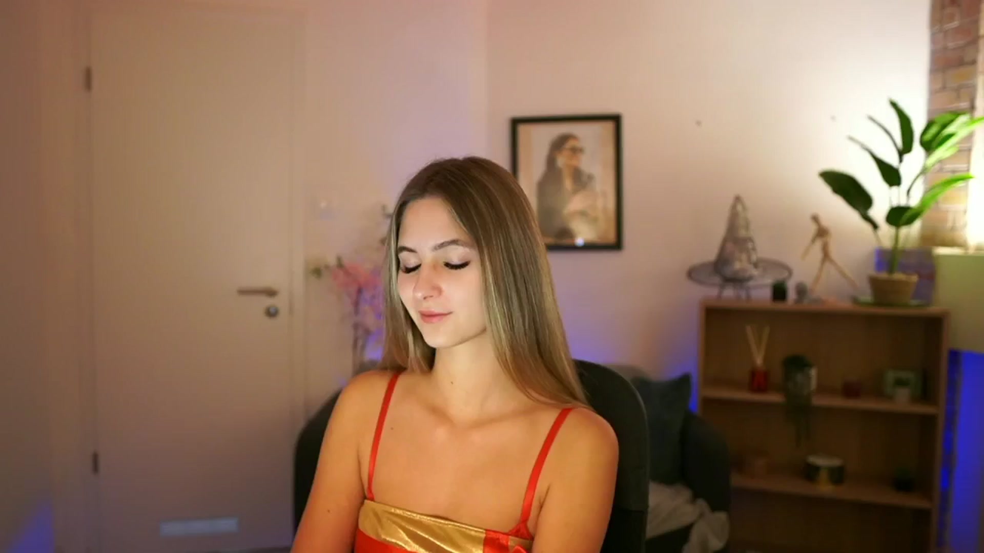 Gallery image thumbnail from CuteGirl_18's myfreecams stream on, 12/04/2024, 14:55 image 8 of 20