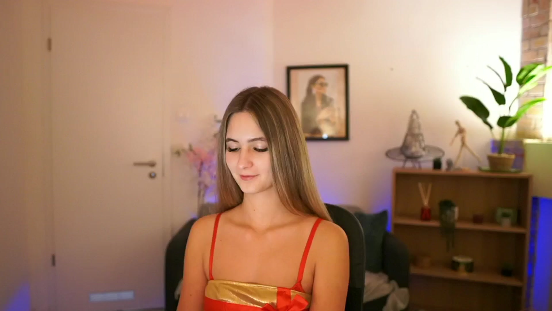 Gallery image thumbnail from CuteGirl_18's myfreecams stream on, 12/04/2024, 14:55 image 5 of 20