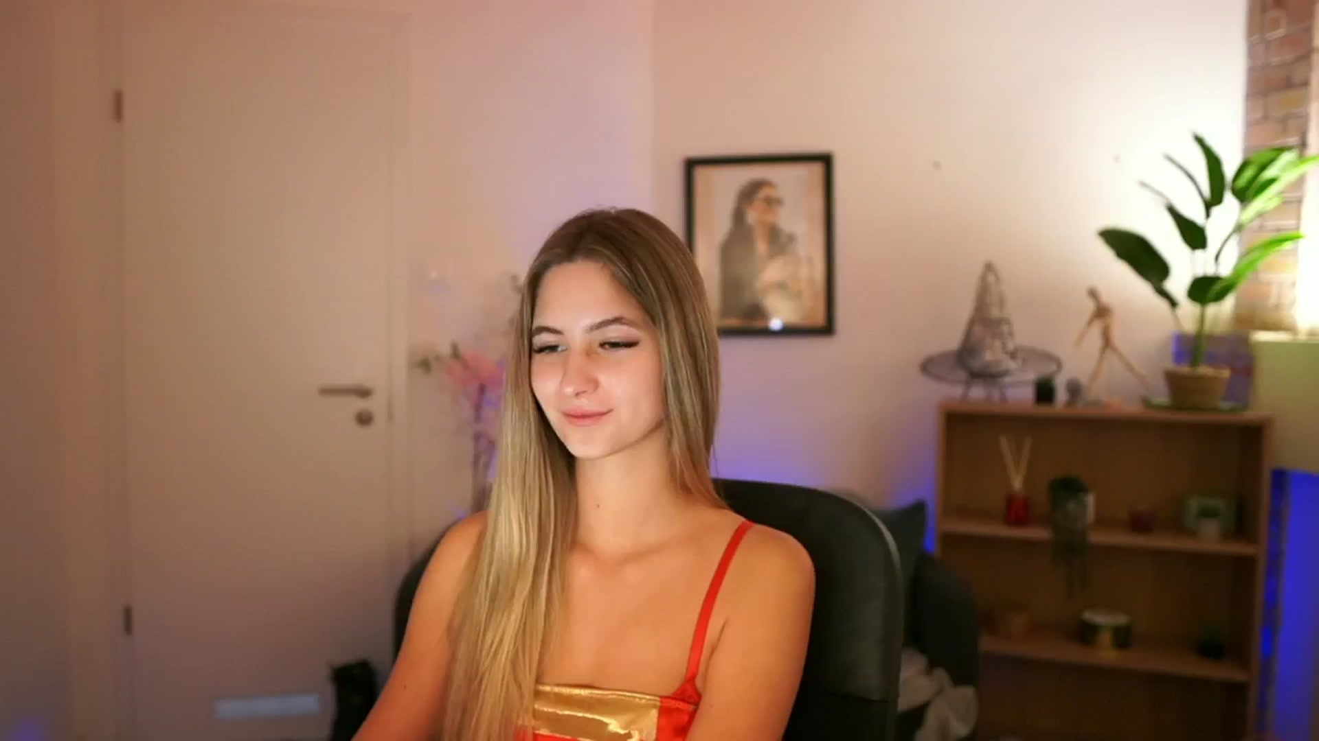 Gallery image thumbnail from CuteGirl_18's myfreecams stream on, 12/04/2024, 15:58 image 10 of 20