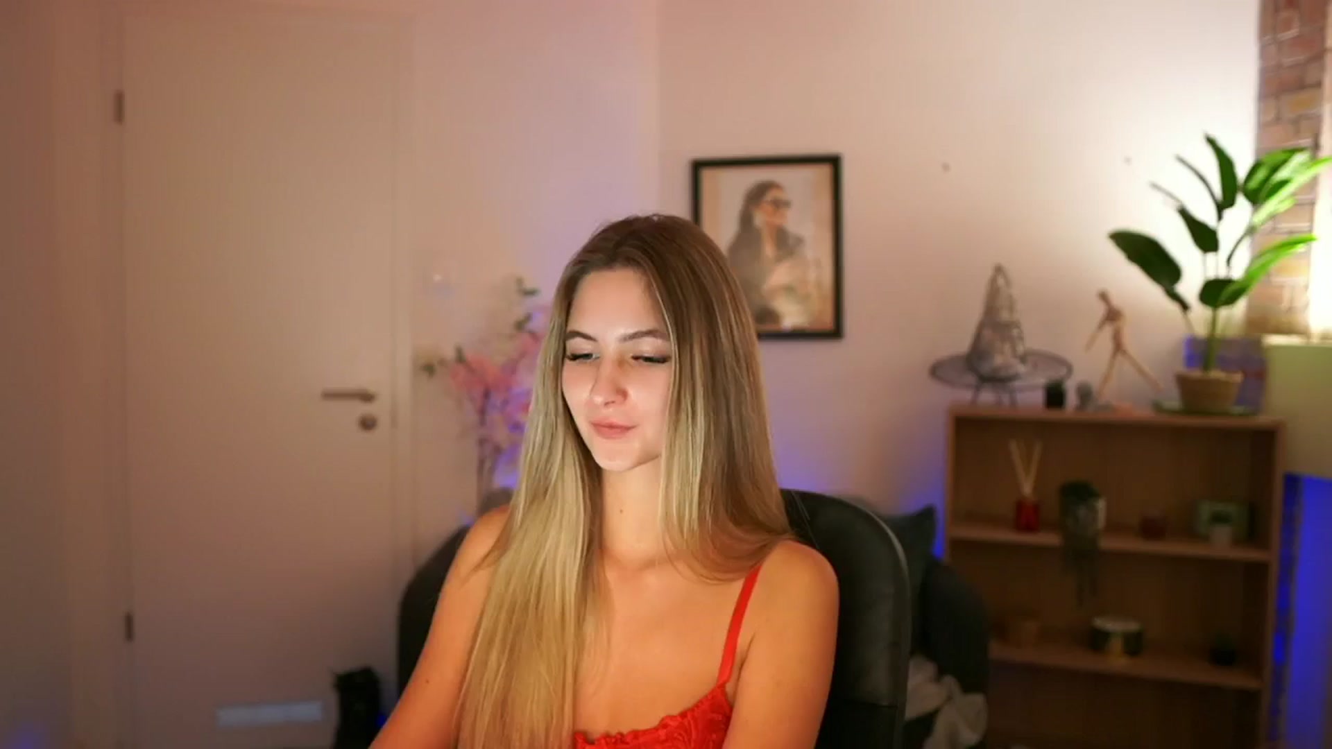 Gallery image thumbnail from CuteGirl_18's myfreecams stream on, 12/04/2024, 15:58 image 19 of 20