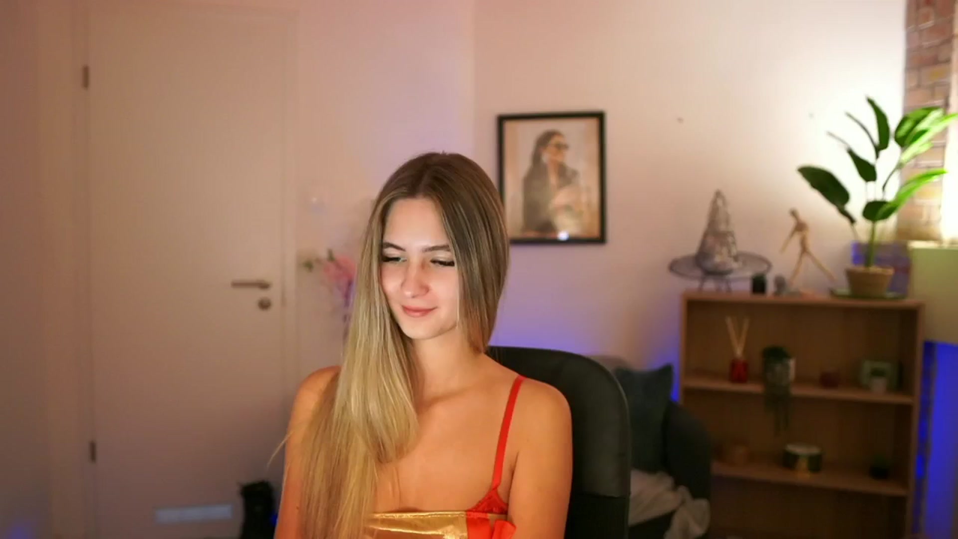 Gallery image thumbnail from CuteGirl_18's myfreecams stream on, 12/04/2024, 15:58 image 7 of 20