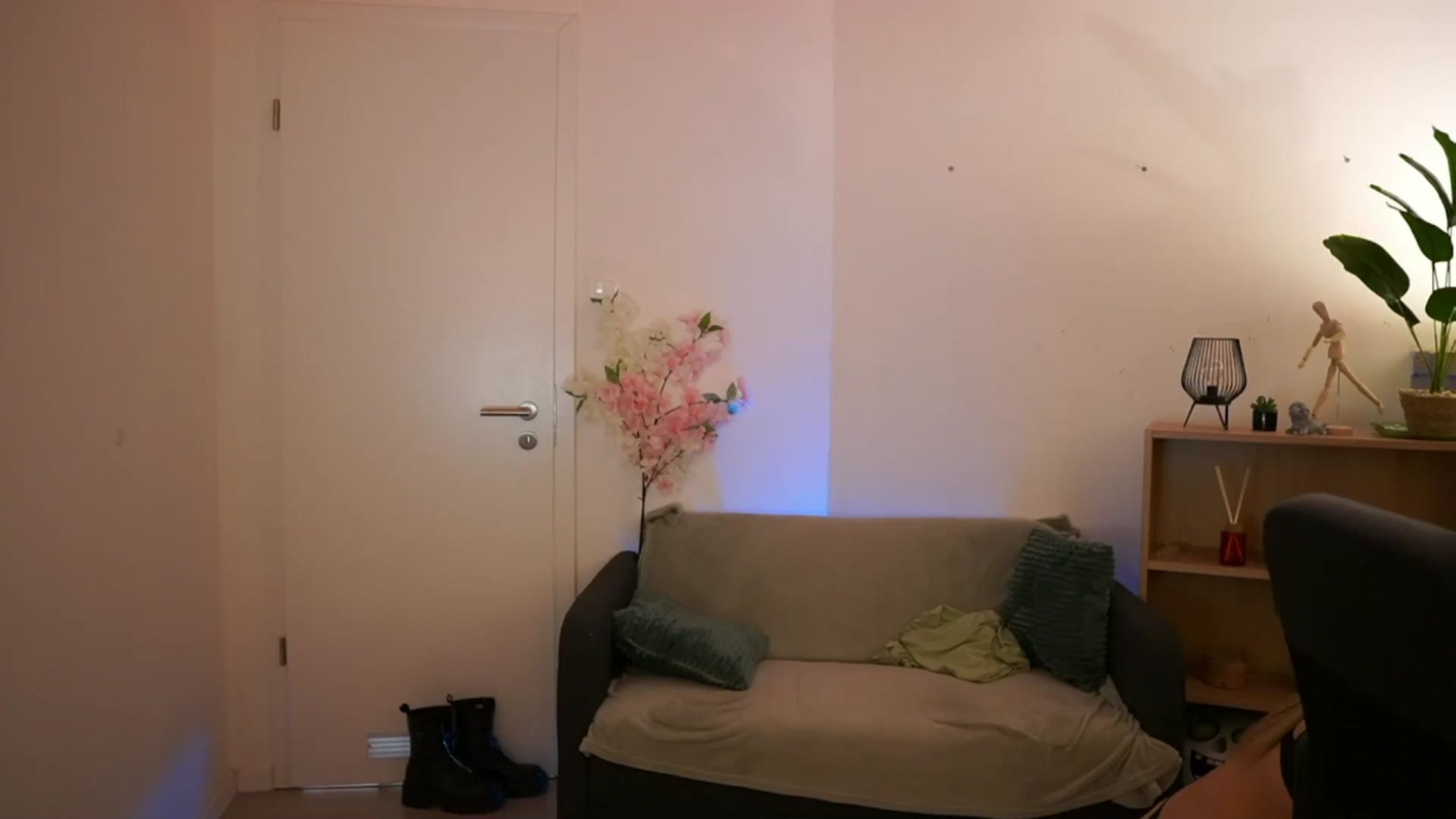 Gallery image thumbnail from CuteGirl_18's myfreecams stream on, 01/27/2025, 15:09 image 16 of 20