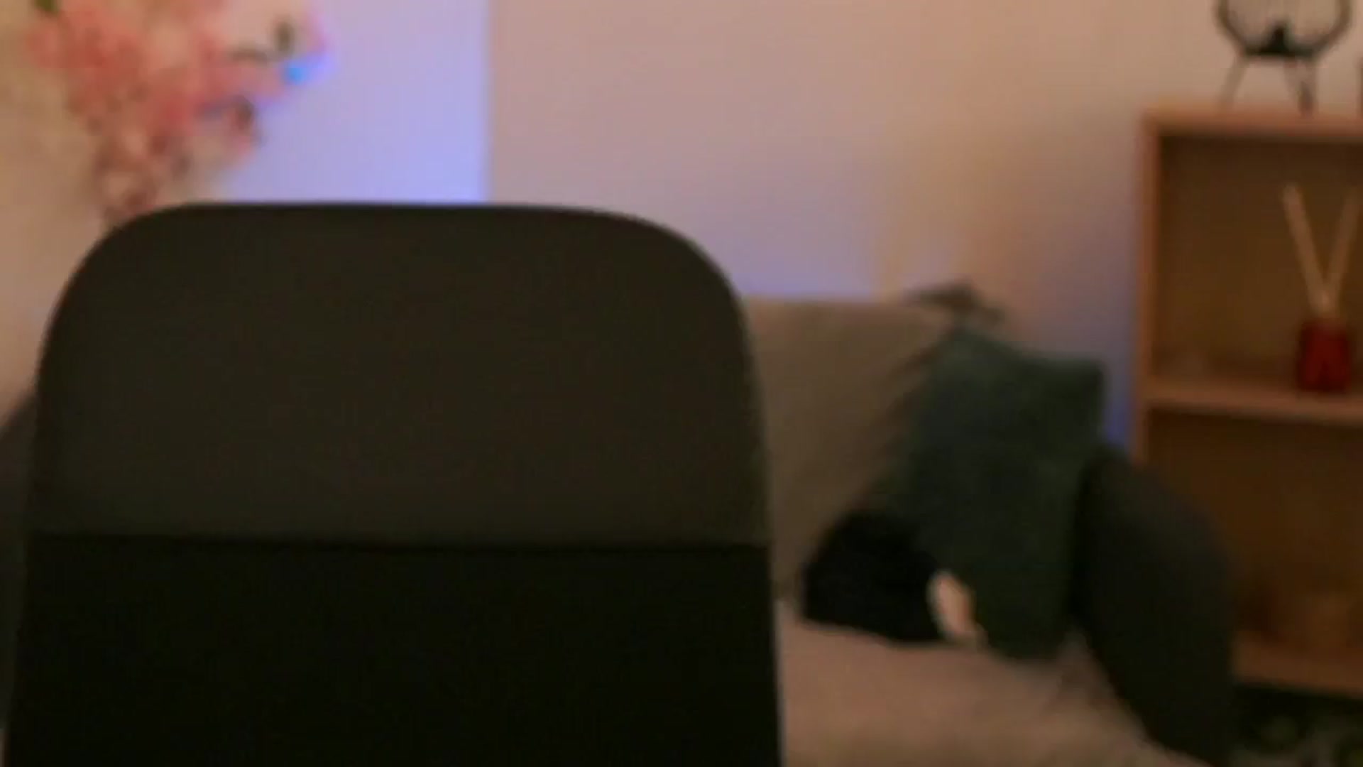 Gallery image thumbnail from CuteGirl_18's myfreecams stream on, 01/28/2025, 16:23 image 18 of 20