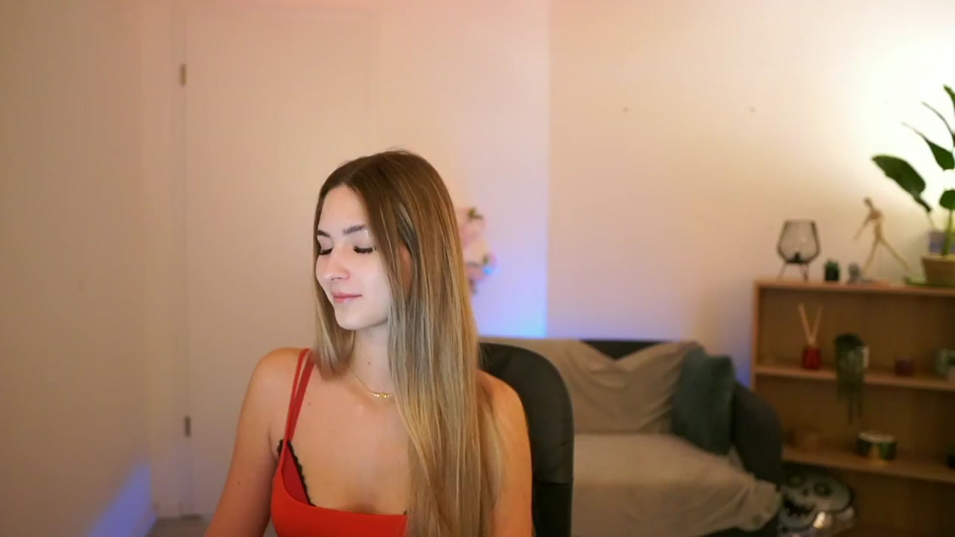 Gallery image thumbnail from CuteGirl_18's myfreecams stream on, 02/02/2025, 14:09 image 7 of 20