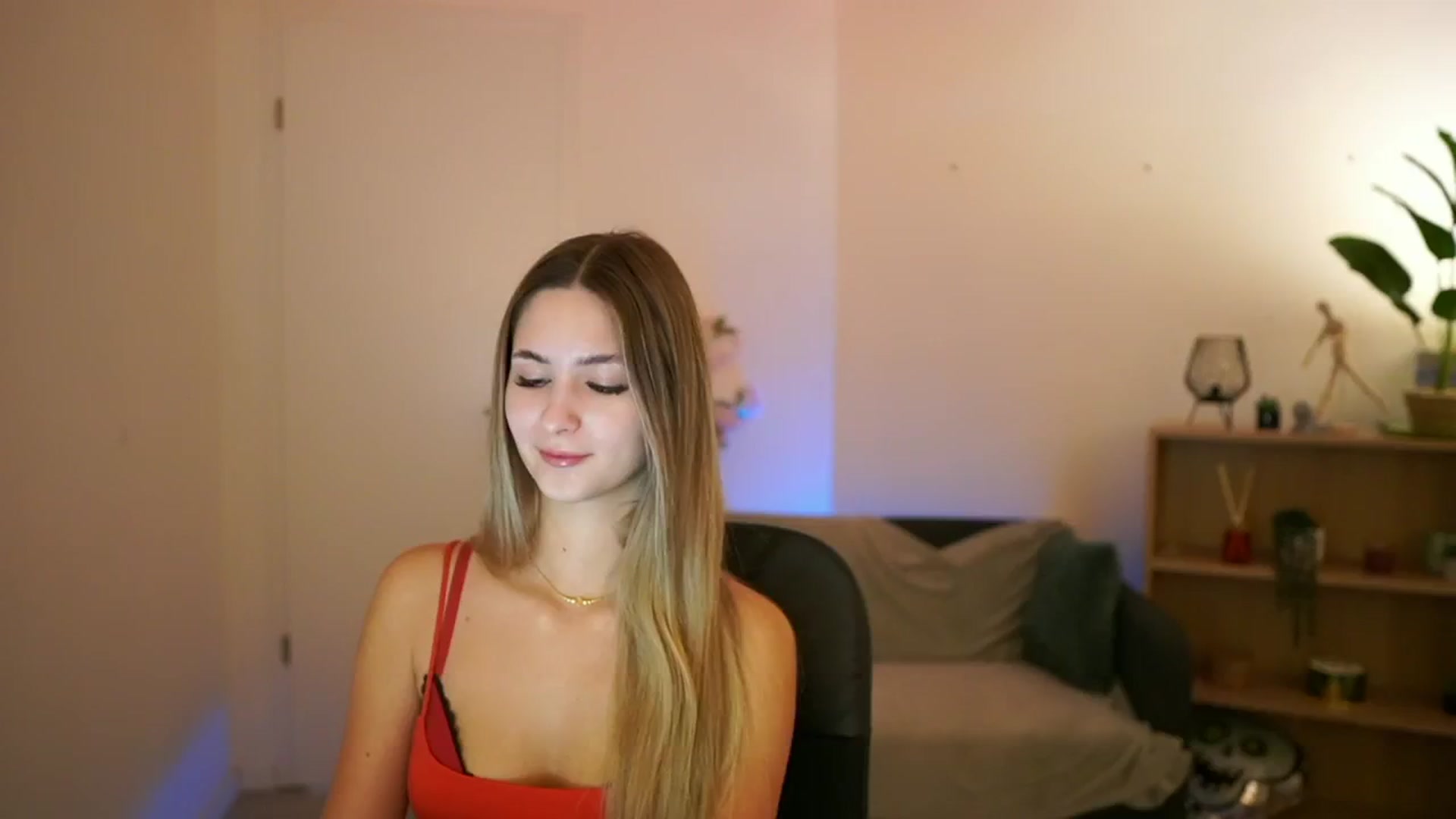 Gallery image thumbnail from CuteGirl_18's myfreecams stream on, 02/02/2025, 14:09 image 12 of 20