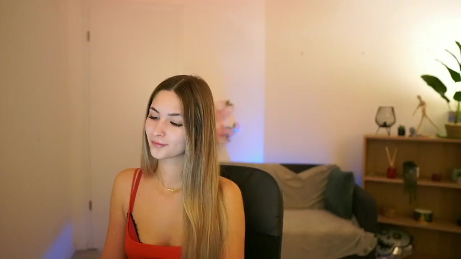 Gallery image thumbnail from CuteGirl_18's myfreecams stream on, 02/02/2025, 14:09 image 8 of 20