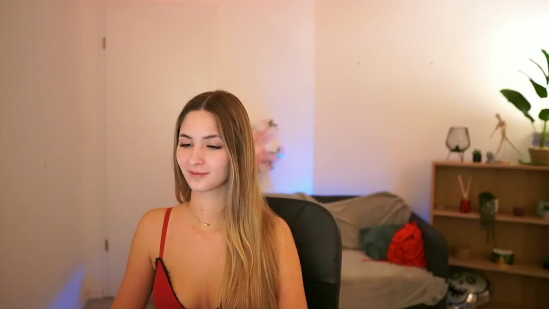 Gallery image thumbnail from CuteGirl_18's myfreecams stream on, 02/02/2025, 18:20 image 20 of 20