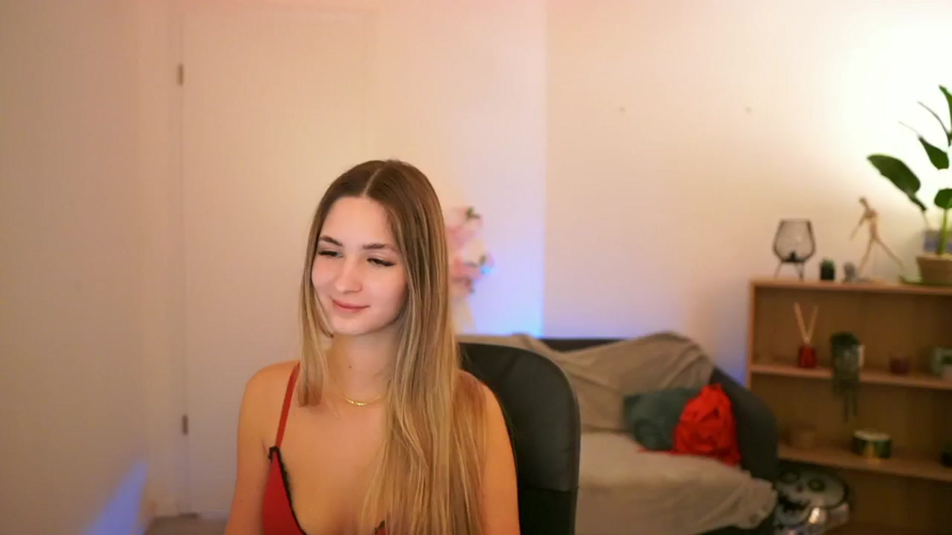 Gallery image thumbnail from CuteGirl_18's myfreecams stream on, 02/02/2025, 18:49 image 16 of 20